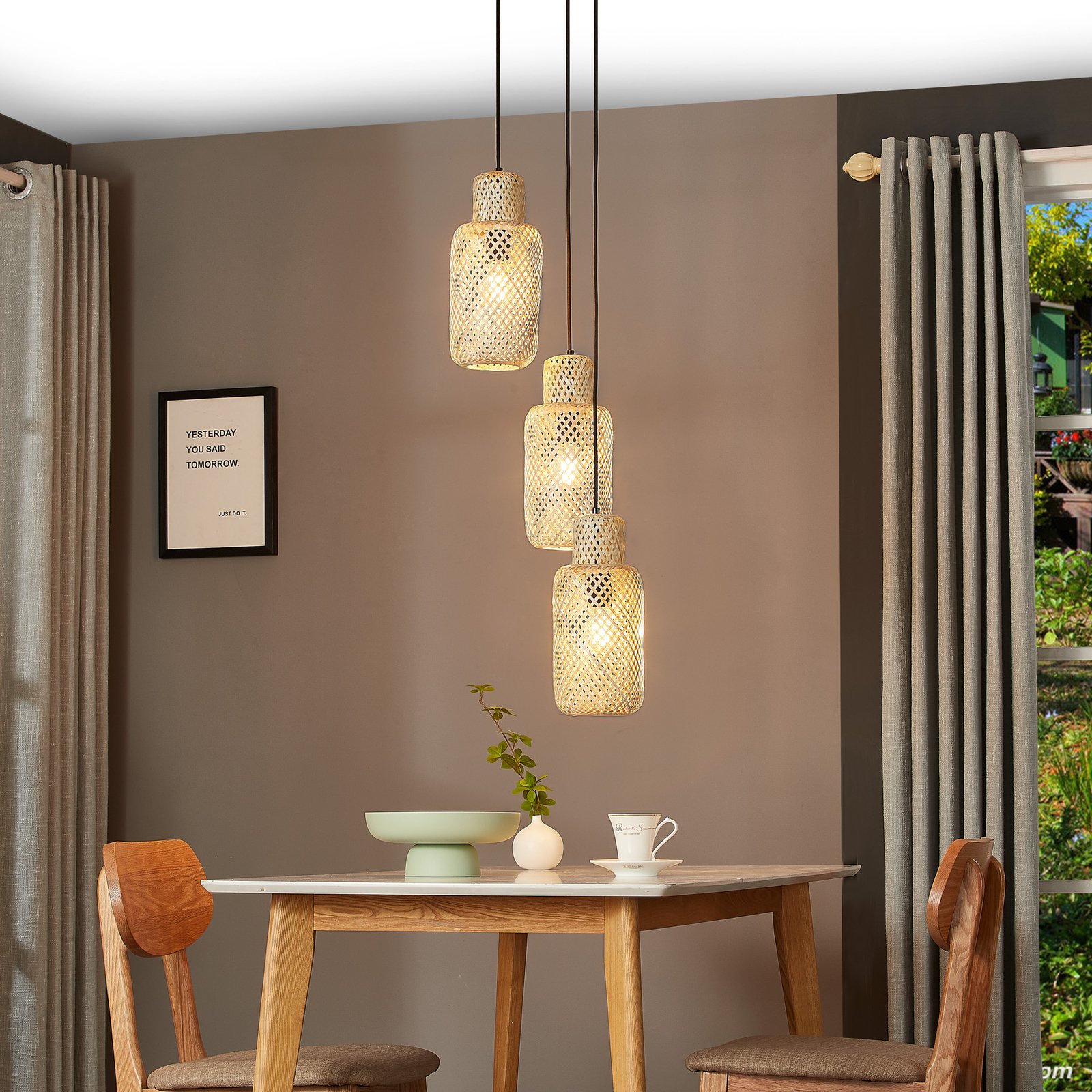 Lámpara colgante Lindby Venora, redonda, 3 luces, Ø 15 cm, bambú