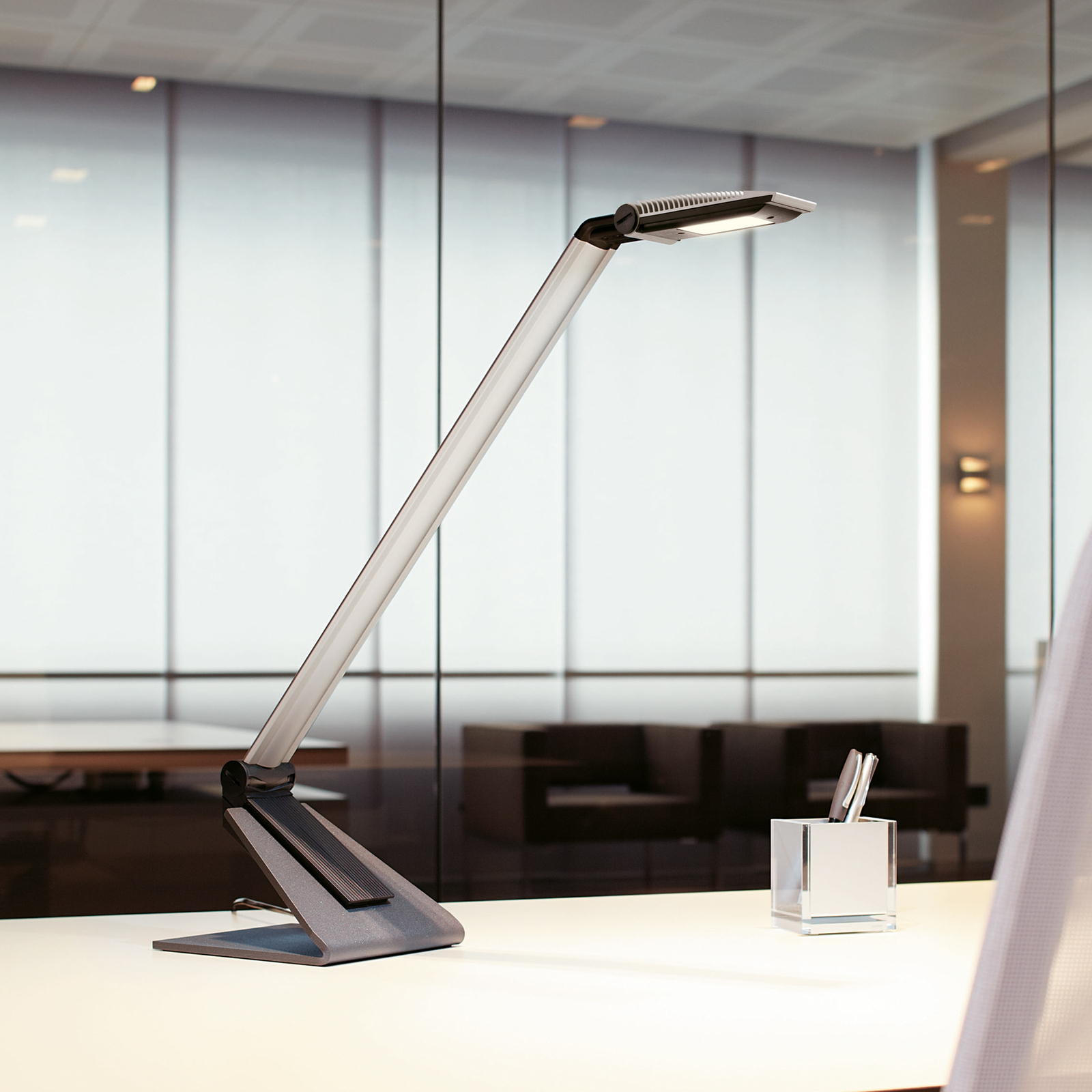 Moderna lampada LED da scrivania Solaris