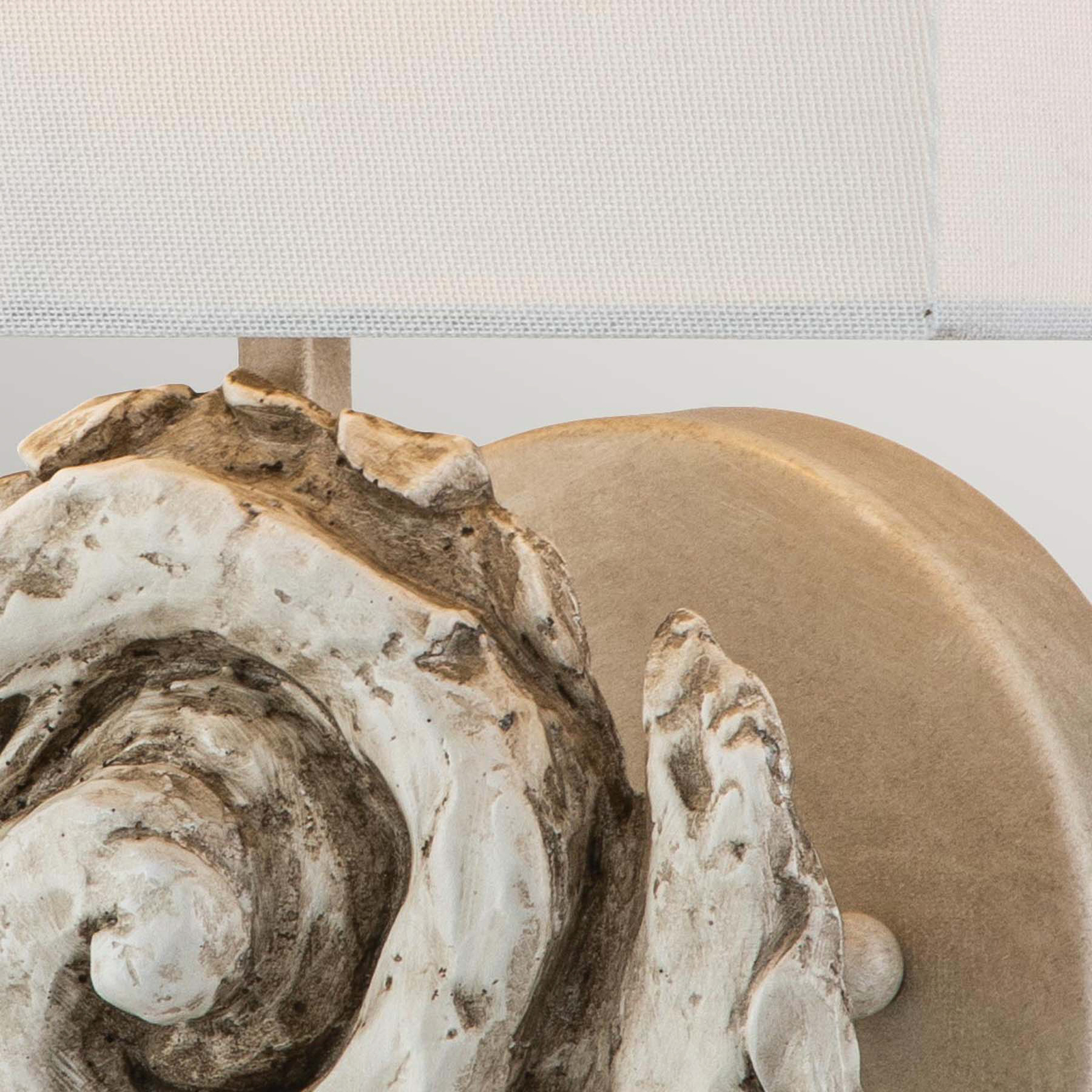 Wandleuchte Swirl Large mit Leinenschirm, weiß antik