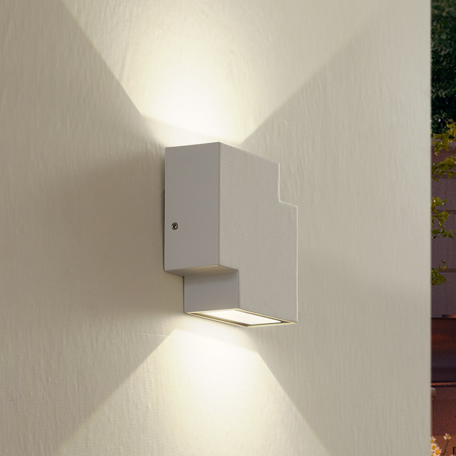 Lindby LED outdoor wall light Fendir, white, aluminium, 10.5 cm