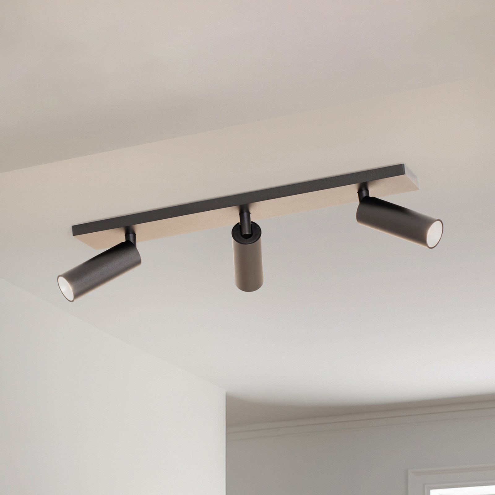 Arcchio stropni reflektor Brinja Slim, crni, 3 žarulje GU10 MR11