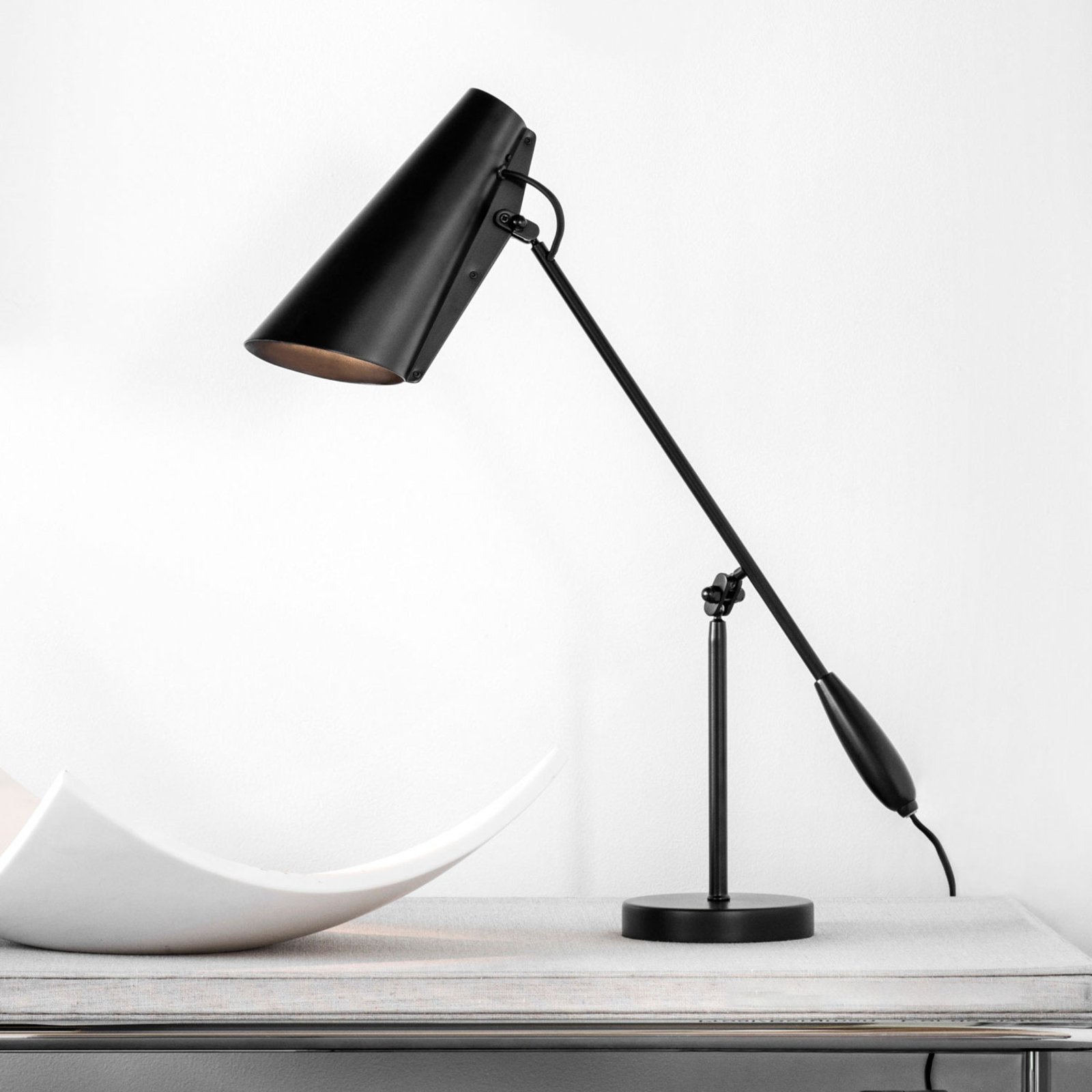 Northern Birdy - table lamp in black