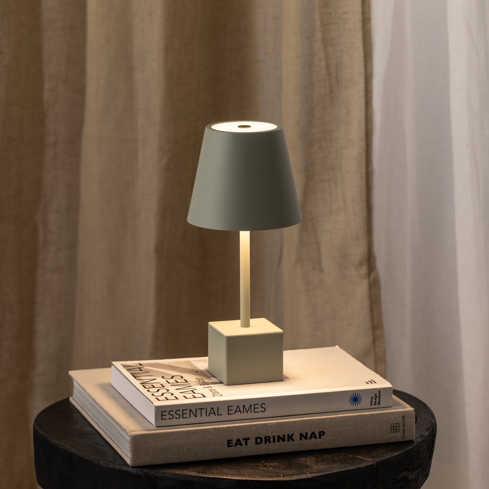 Lindby LED-Akkutischleuchte Janea CUBE, grün, Metall