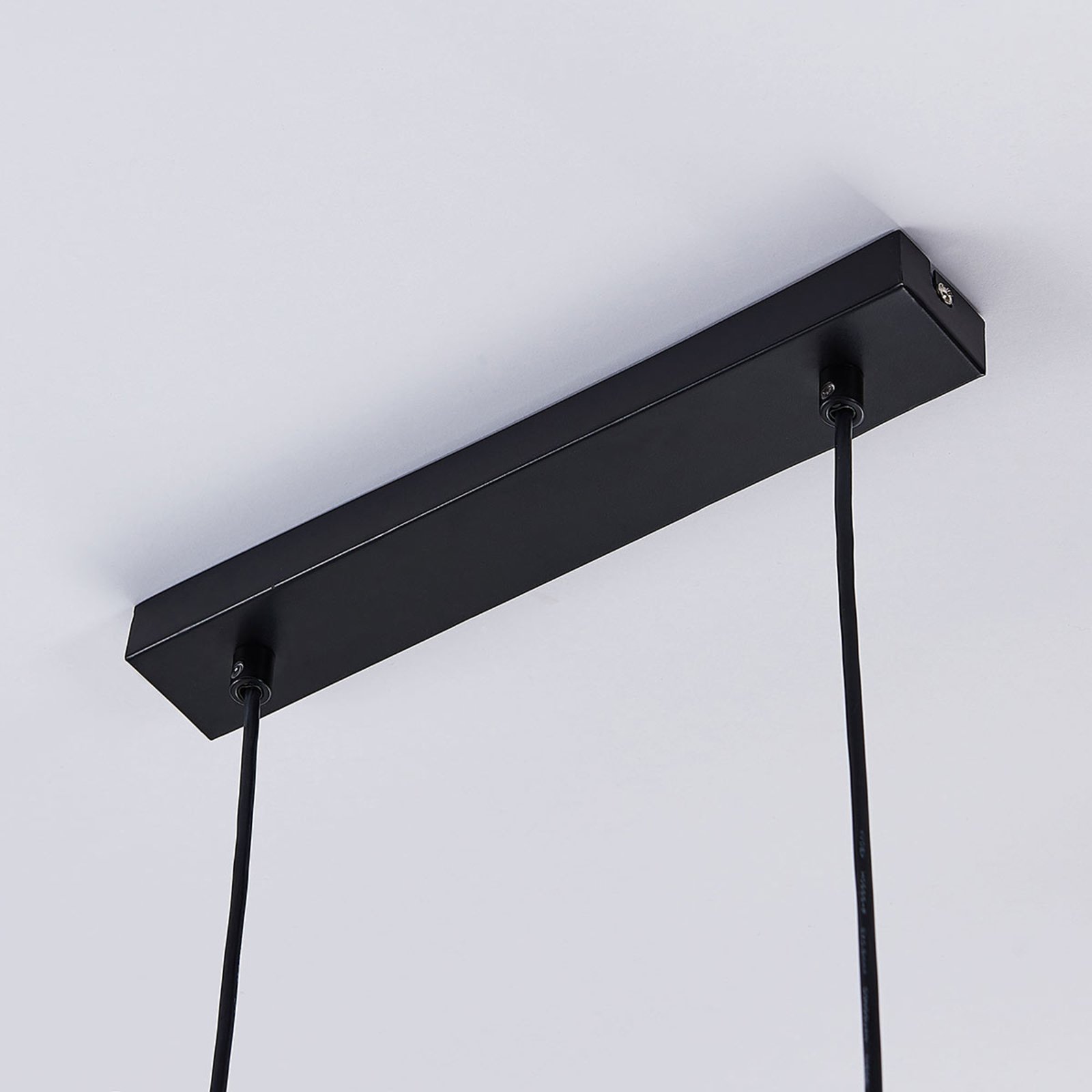 Emily Riippuvalaisin Black - Lindby