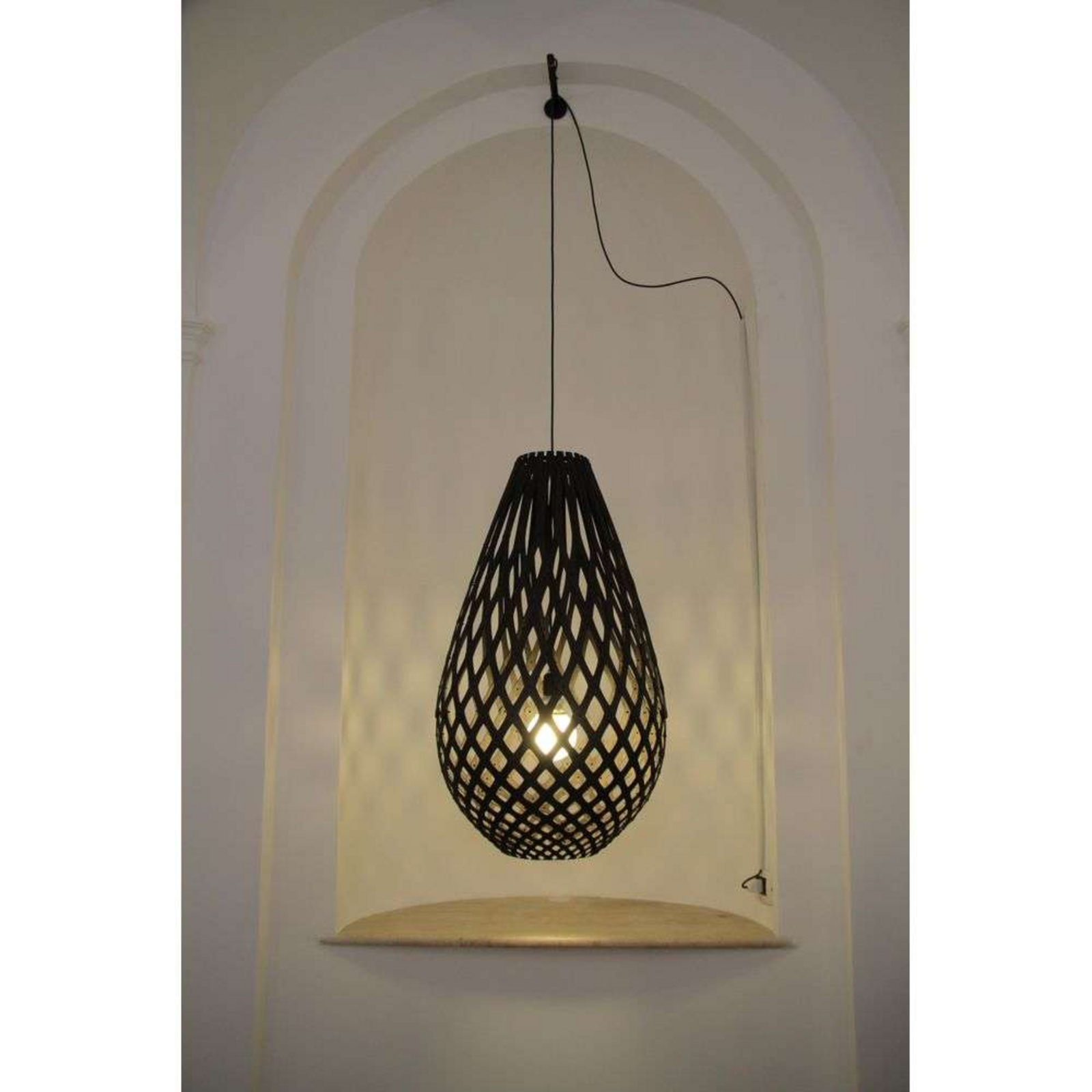 Koura Taklampa H120 1 Sida Svart - David Trubridge