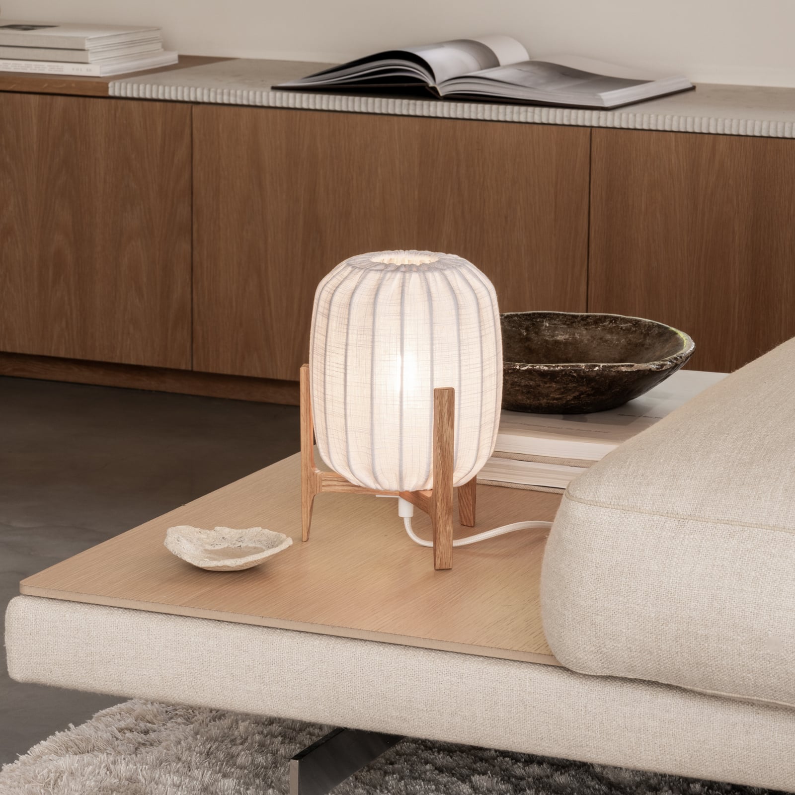 Prisma stolna lampa, hrast/bijela, 24 cm, drvo – Watt &amp; Veke