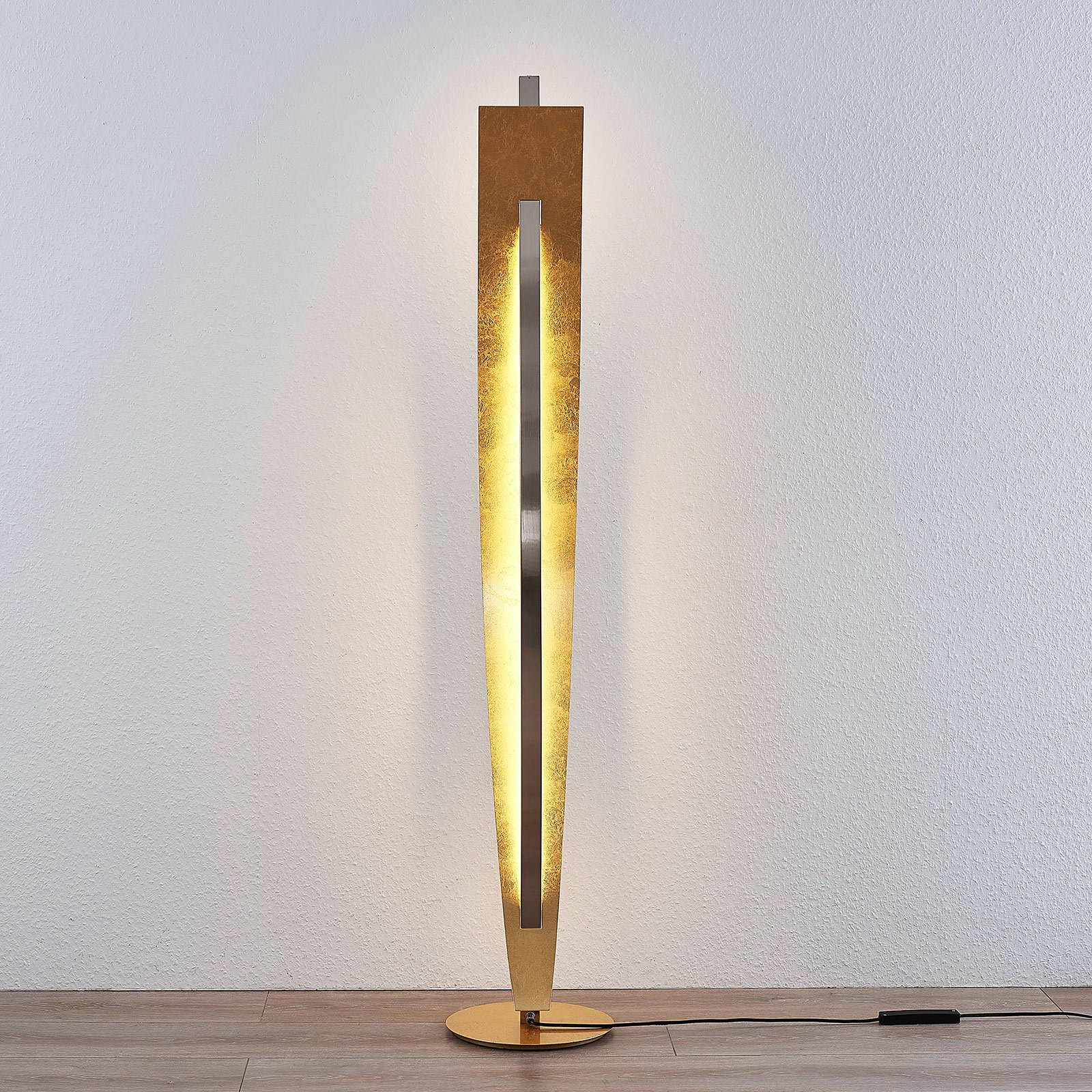 Marija LED floor lamp with an elegant gold look