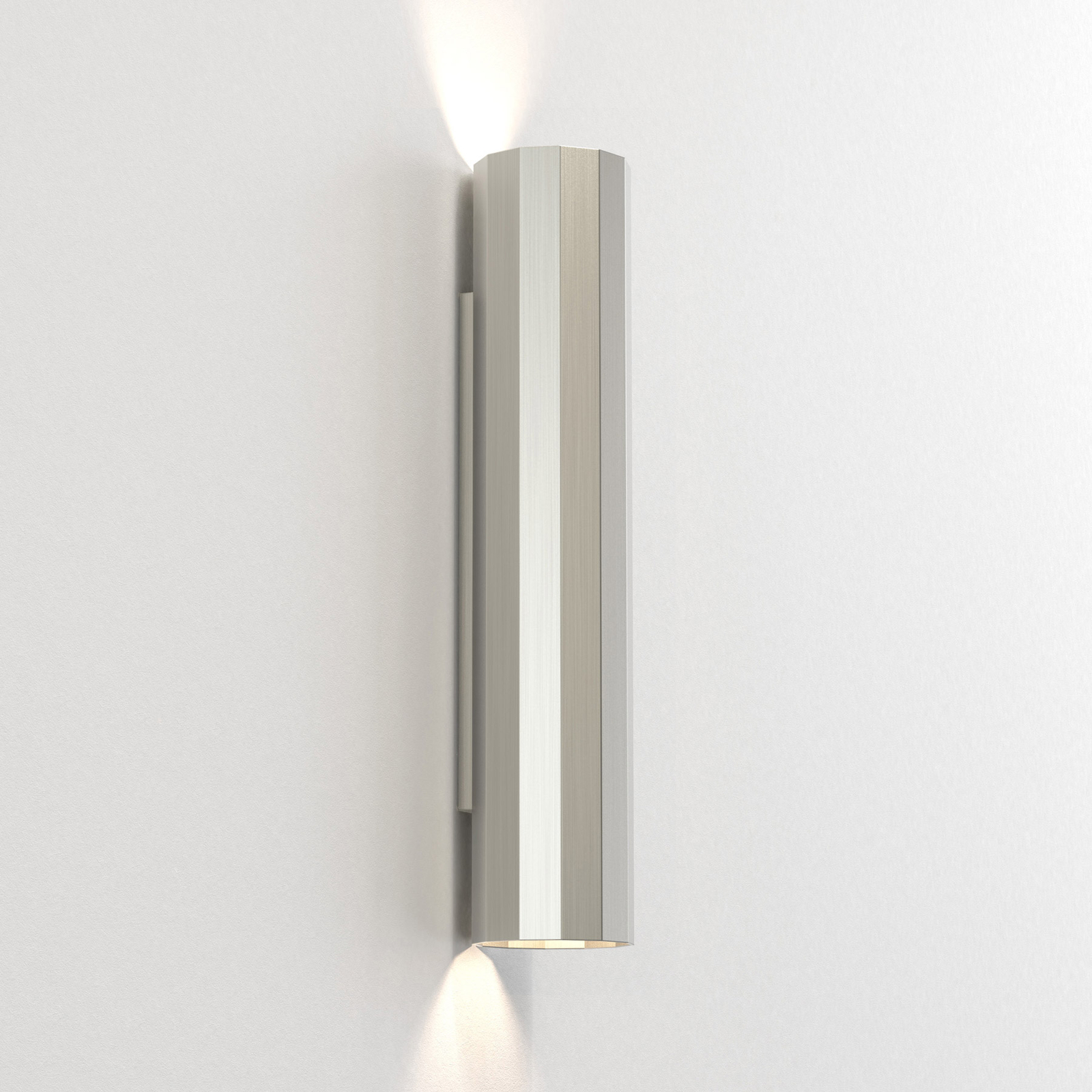 Astro Hashira Wandleuchte mit Up- und Downlight
