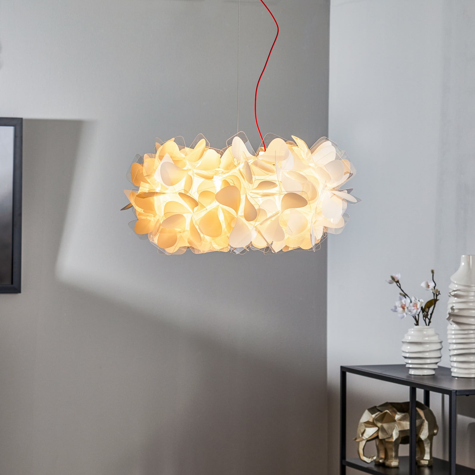 Clizia Mama Non Mama hængelampe, Ø 53 cm, hvid/rød Slamp - Stue - Design - Plastik - Med flere lyskilder
