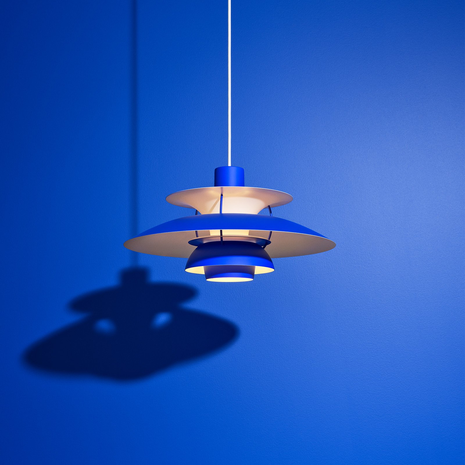 Louis Poulsen PH 5 hængelampe, monokrom blå