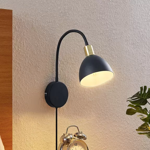 Lampenwelt Lindby Genora Wandlampe mit Stecker