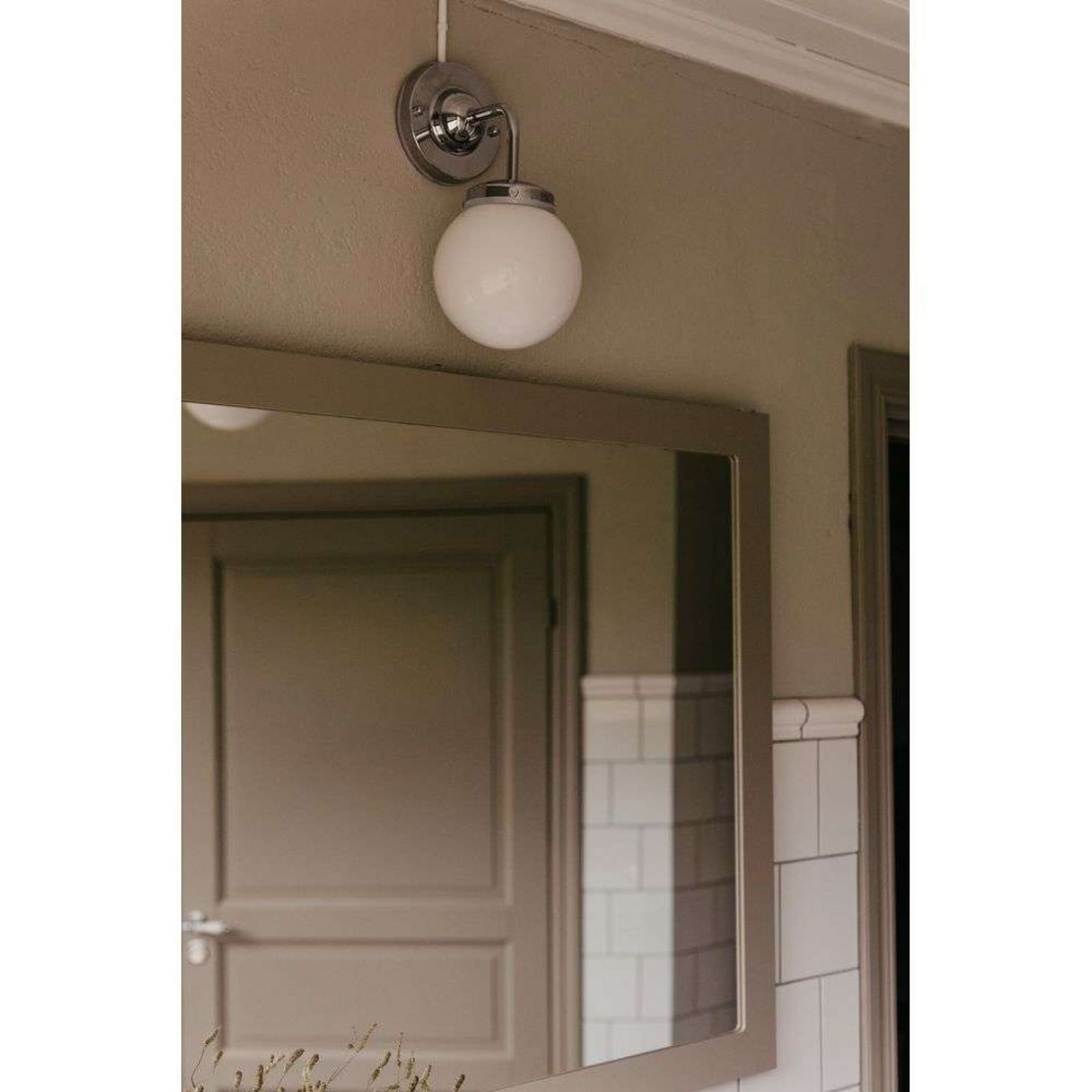 Alley Væglampe IP44 Chrome/White Globen Lighting - Entré - Metal billede