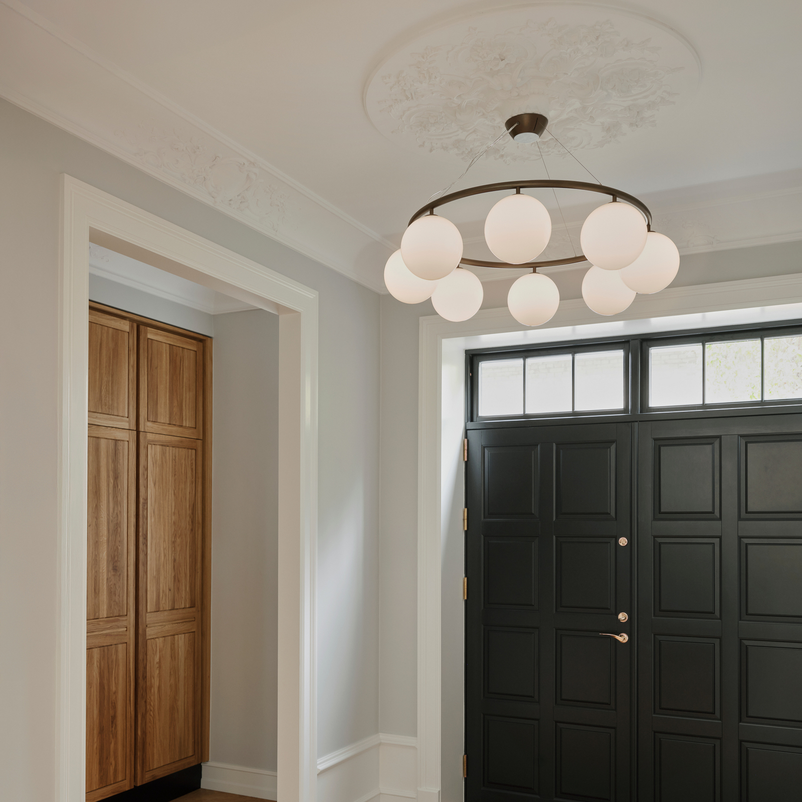 Nuura Kronleuchter Miira 8 Circular, Ø 100 cm, messing/klar