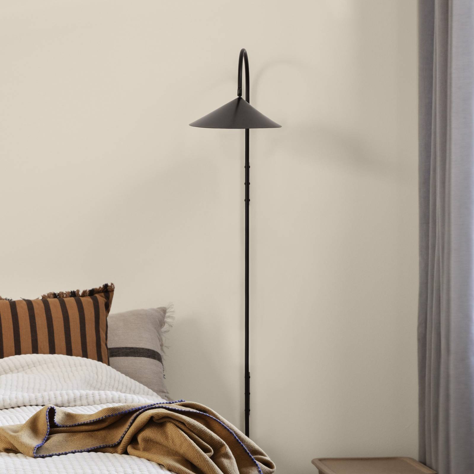 ferm LIVING Applique murale Arum Swivel Tall noir connecteur