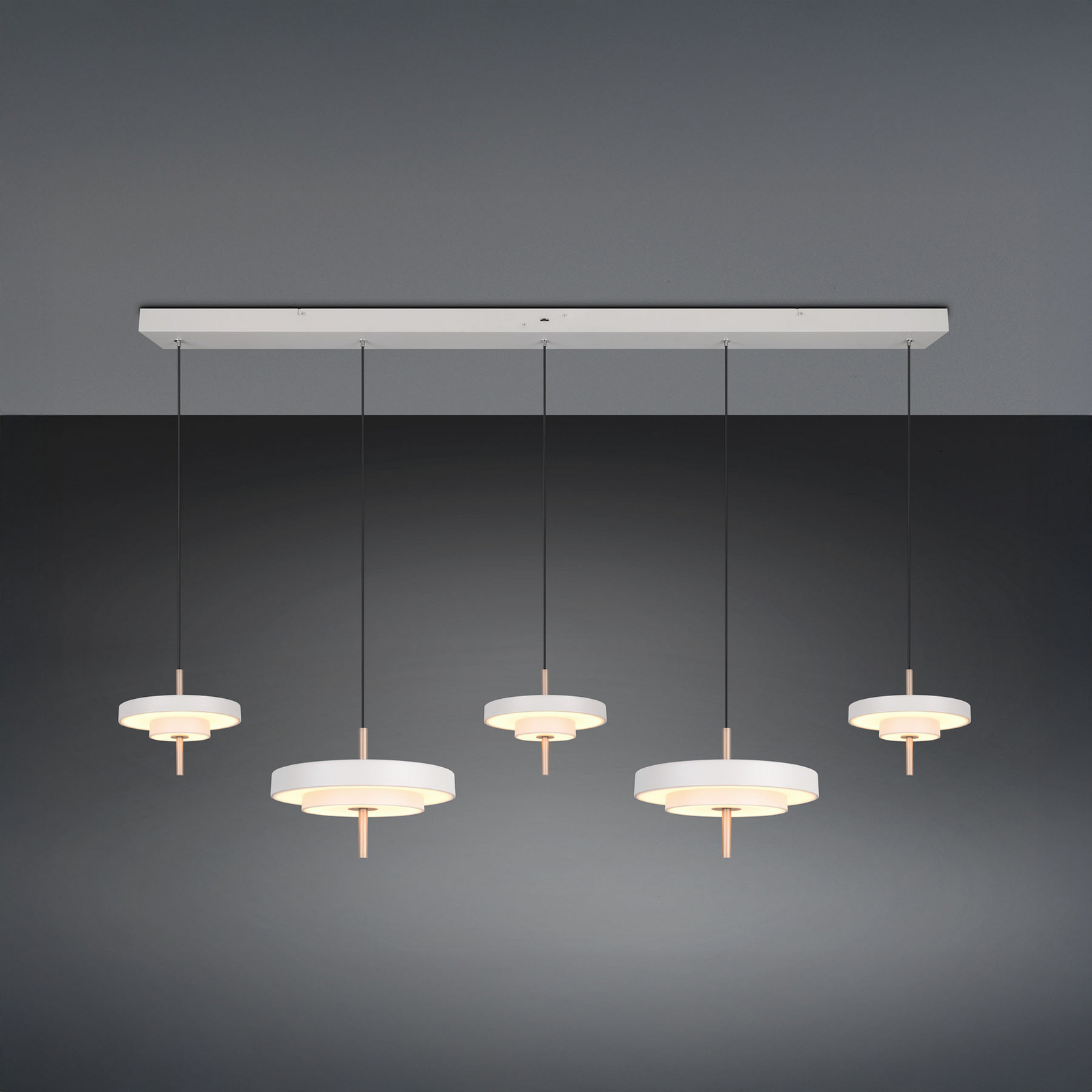 LED hanglamp Keaton, lichtgrijs, lengte 140 cm, CCT, 5-lamps. LED hanglamp Keaton, lichtgrijs, lengte 140 cm, CCT, 5-lamps.