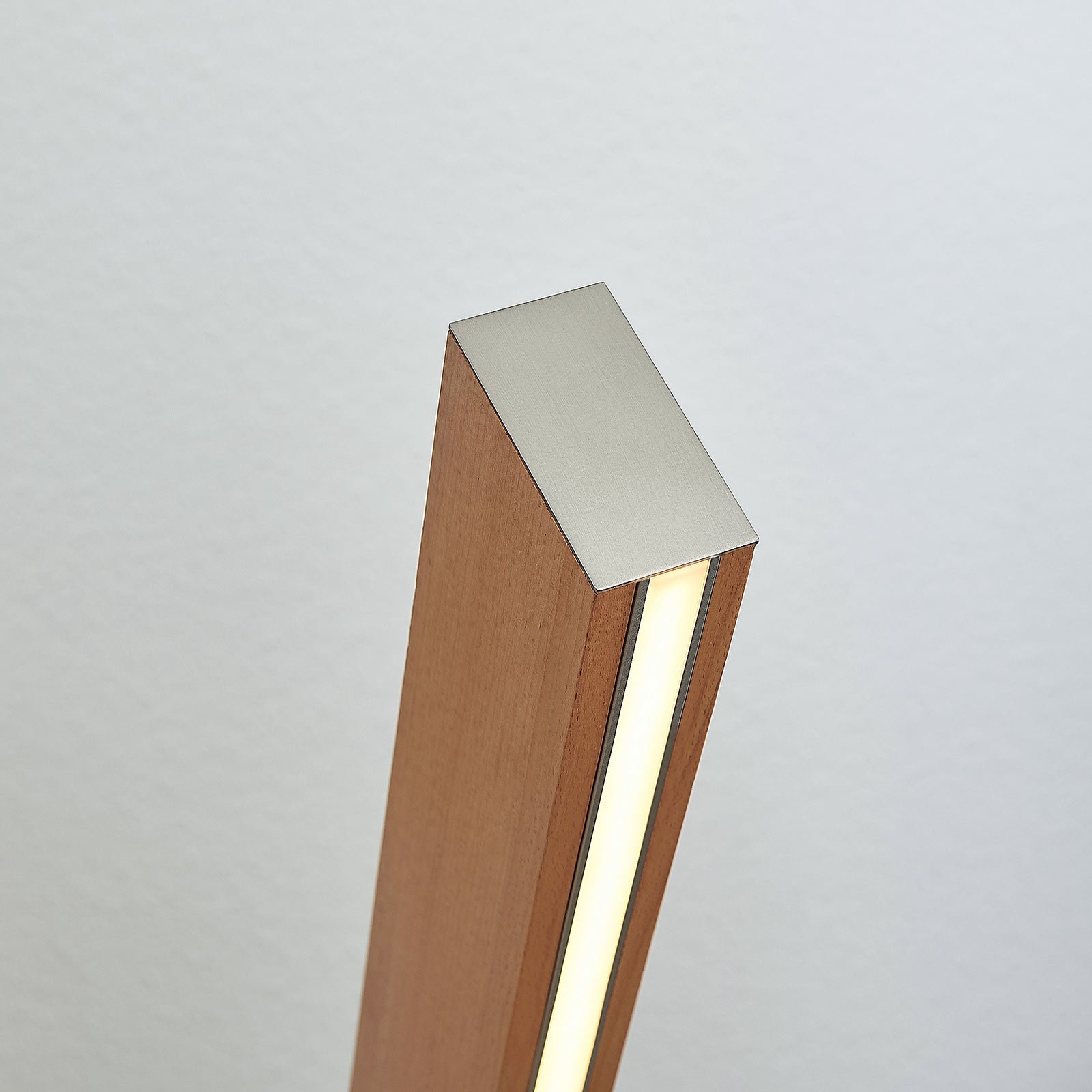 LED houten vloerlamp Tamlin, beukkleurig