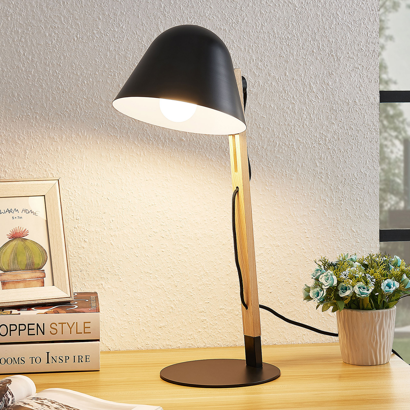 Lindby Tetja table lamp with a wooden rod, black, for Living / Dining Room, metal, wood, E27, 60 W, energy efficiency: A++, W: 22 cm, H: 50.8 cm