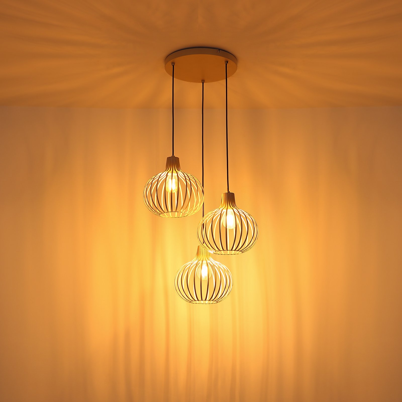 Pakabinamas šviestuvas Mateo, 3 lemputės, kreminės spalvos, metalas, Ø 50 cm Pakabinamas šviestuvas Mateo, 3 lemputės, kreminės spalvos, metalas, Ø 50 cm