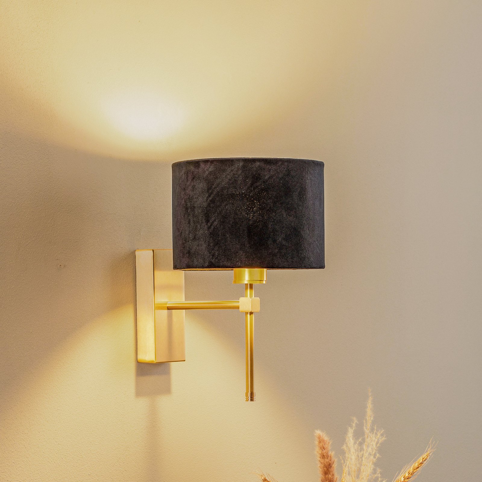 Adin wall light, black/brass, 1-bulb
