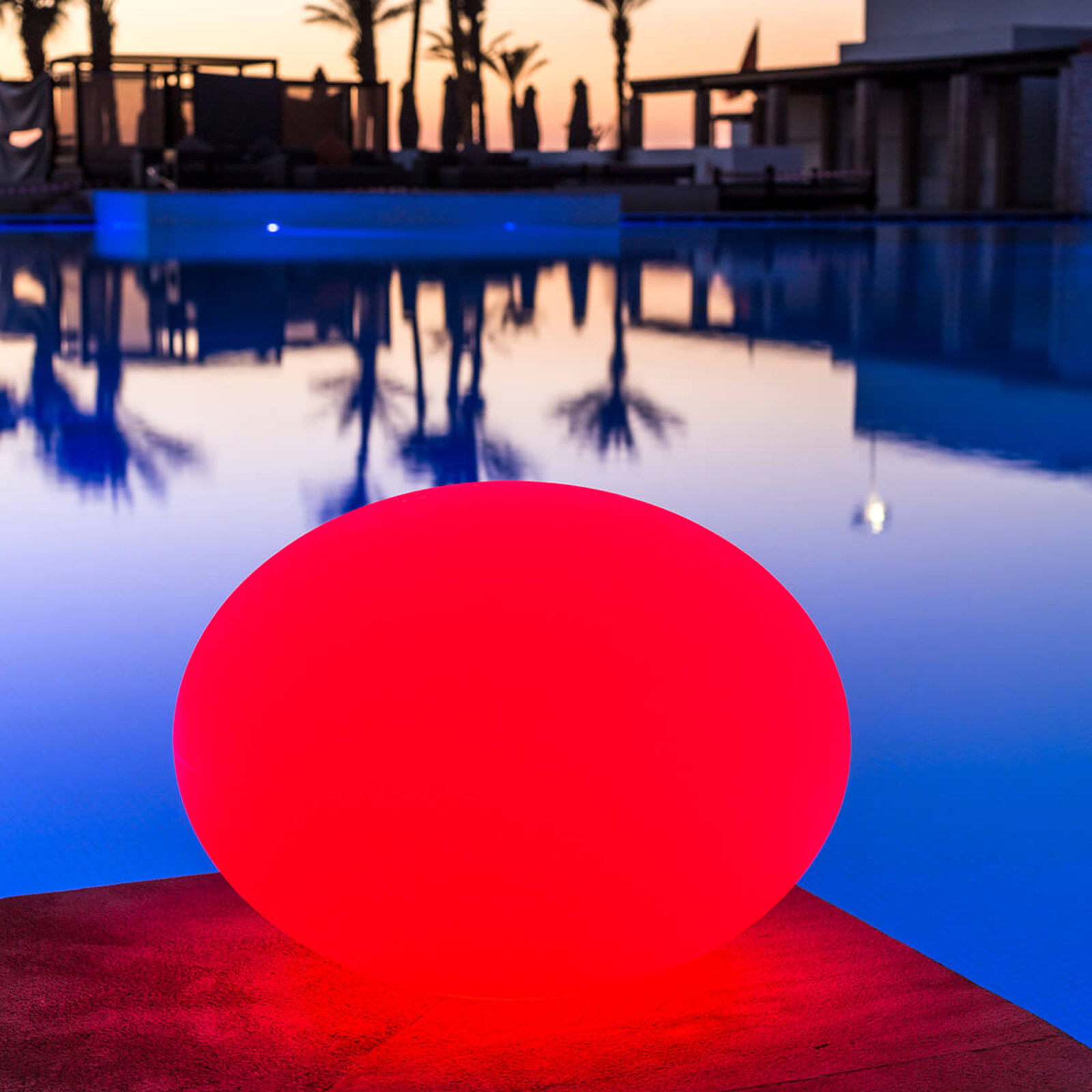 Schwimmfähige LED-Dekoleuchte Flatball L