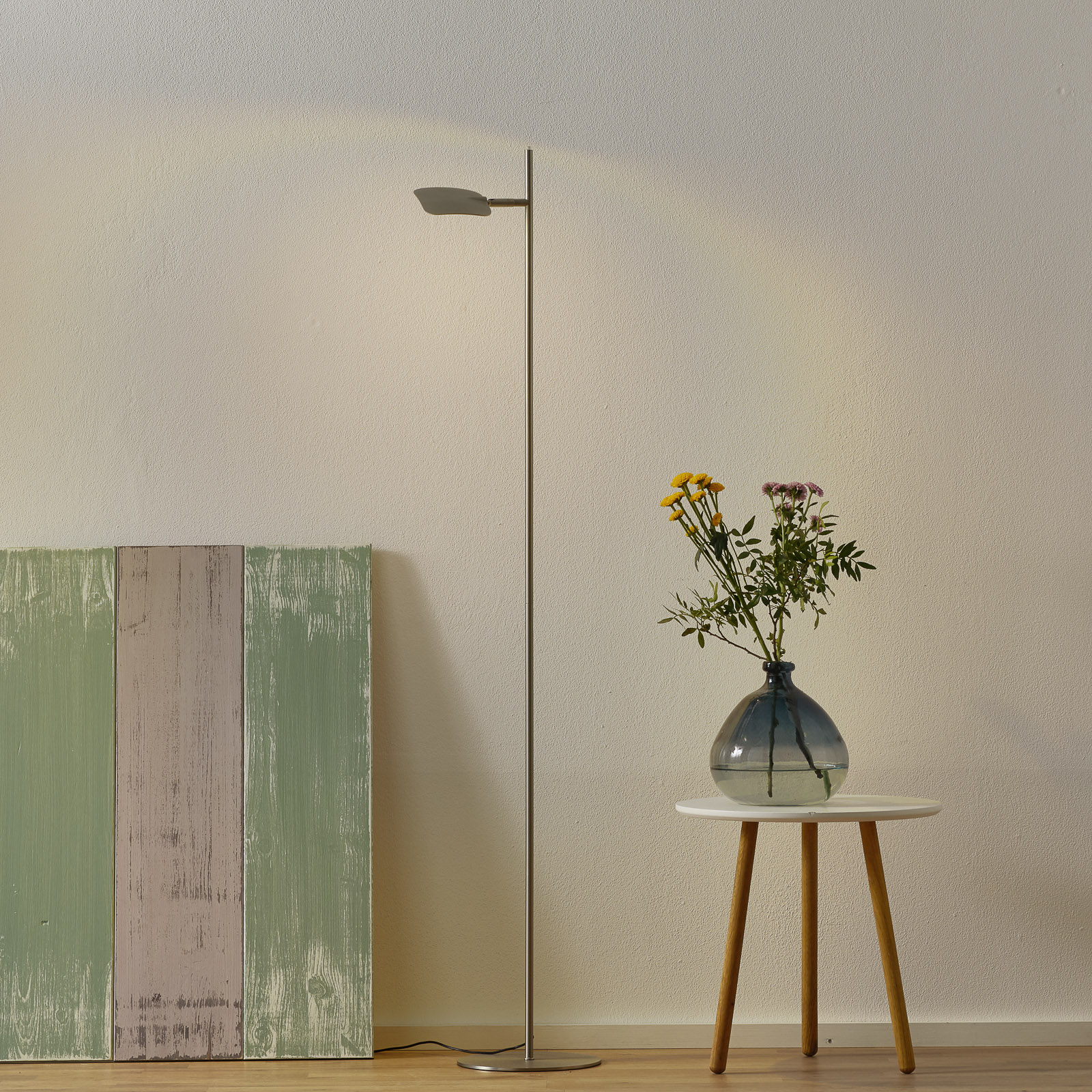 Freelight Raggio LED floor lamp, one-bulb, steel-coloured, for Living / Dining Room, metal, 6.5 W, energy efficiency: A+, H: 140 cm