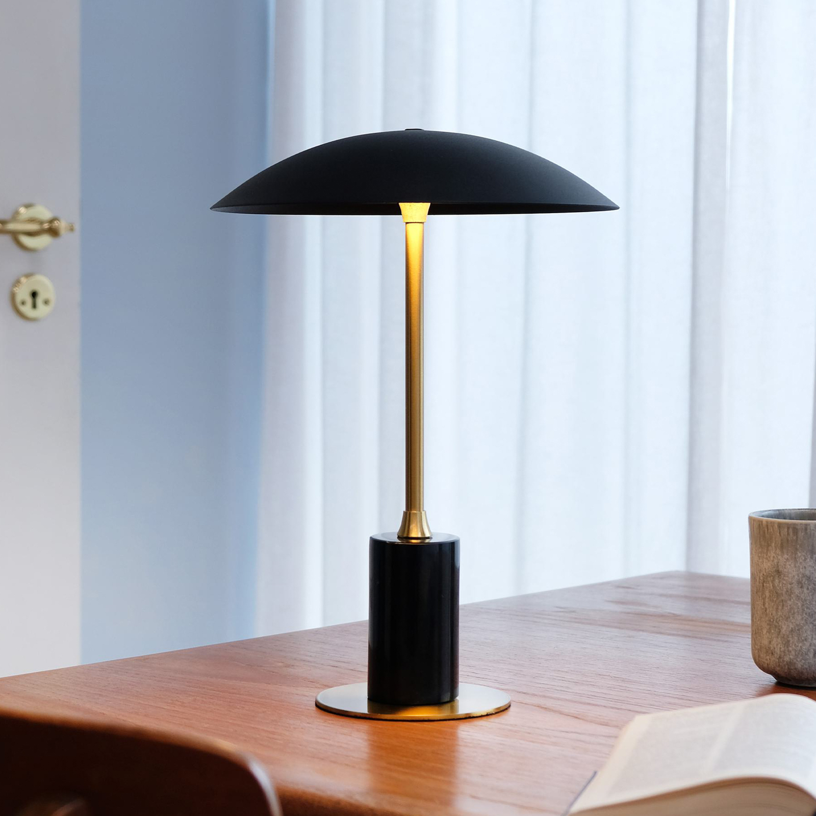 Moon Portable Tischleuchte Black/Brass - DybergLarsen