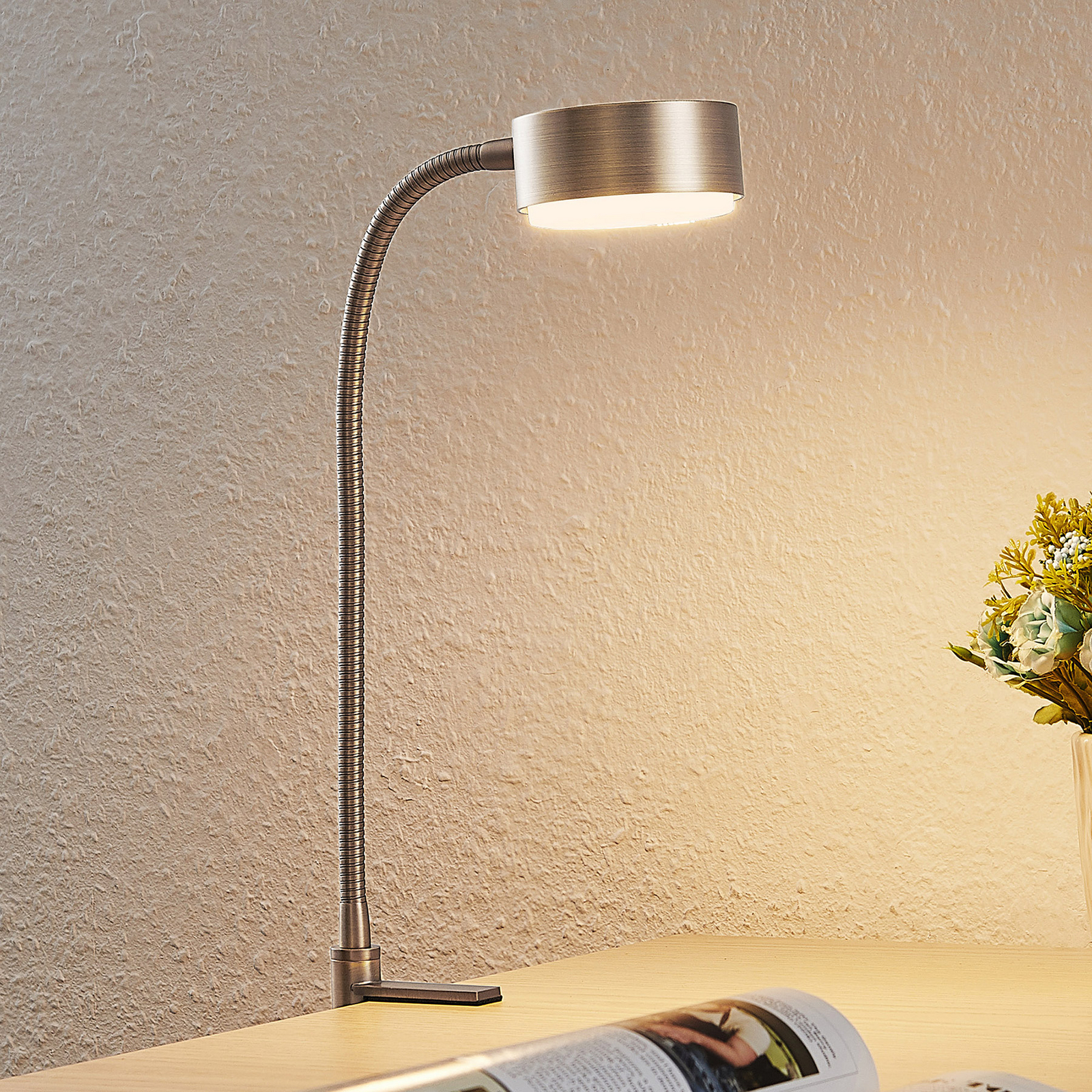 Lindby Kaylou lámpara de pinza LED, bronce