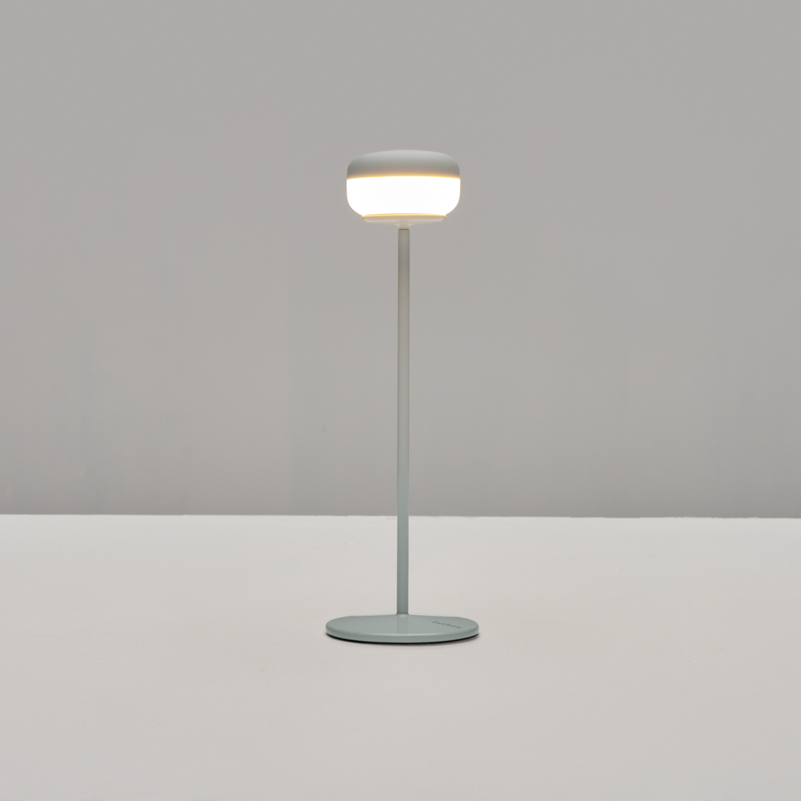 Fatboy LED genopladelig bordlampe Cheerio, grå, dæmpbar, IP55