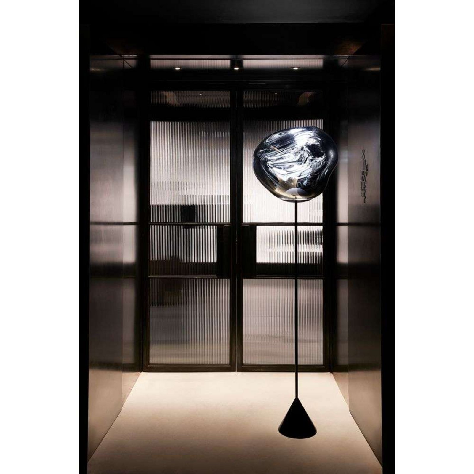 Melt Cone Slim Lampadar Silver - Tom Dixon