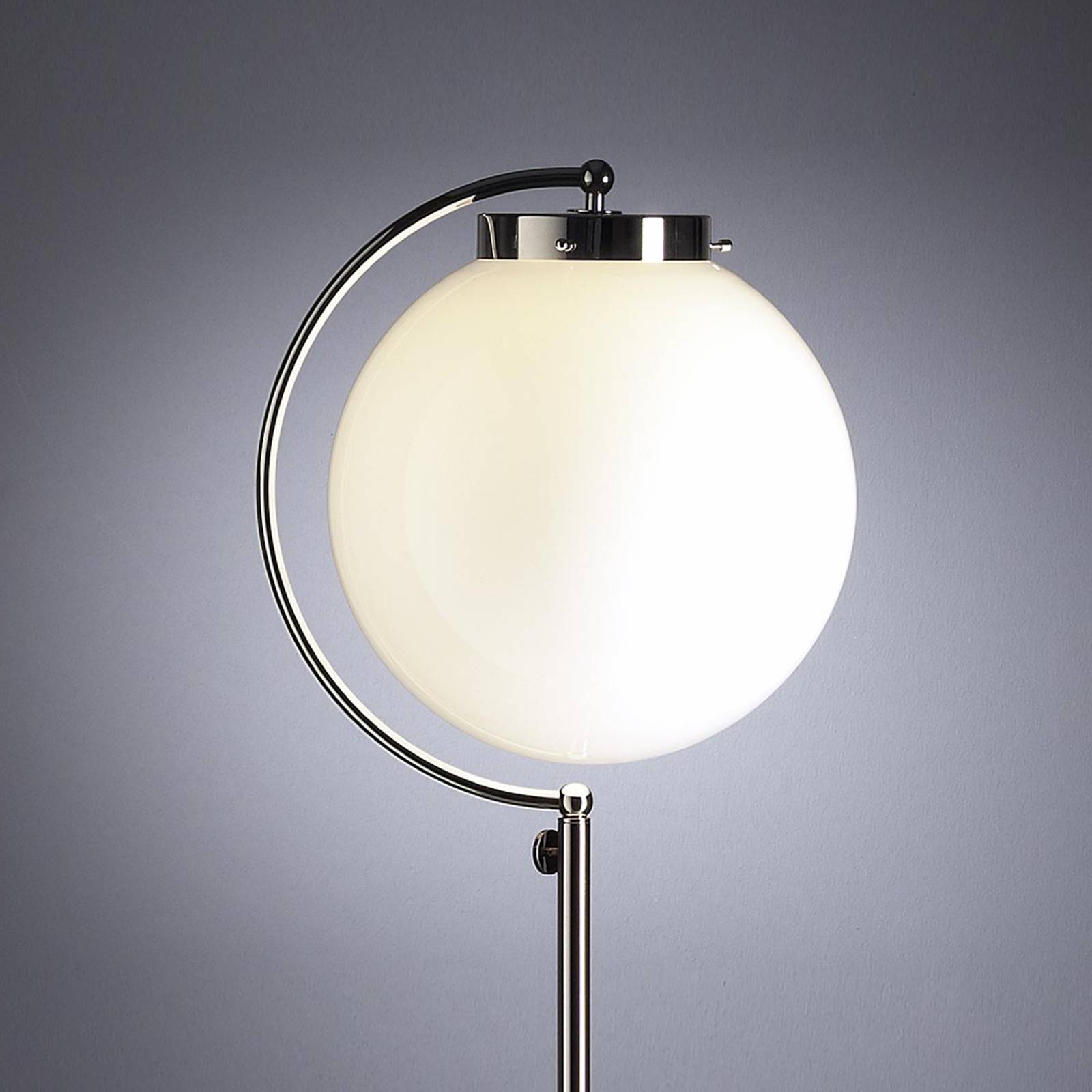 Lampa stojąca Richarda Döckera w stylu Bauhaus