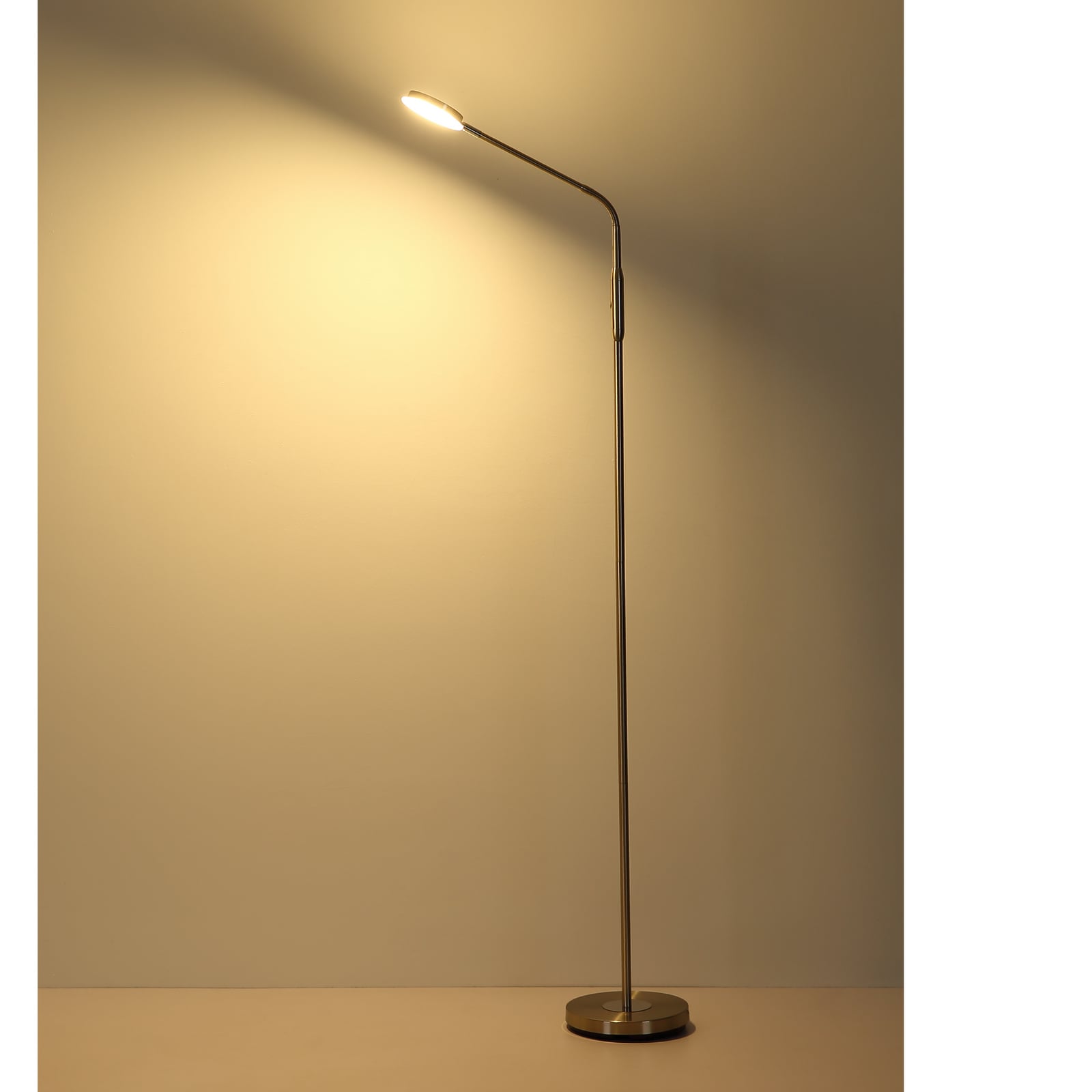 LED-Stehleuchte Silvio, nickelfarben, CCT, dimmbar LED-Stehleuchte Silvio, nickelfarben, CCT, dimmbar