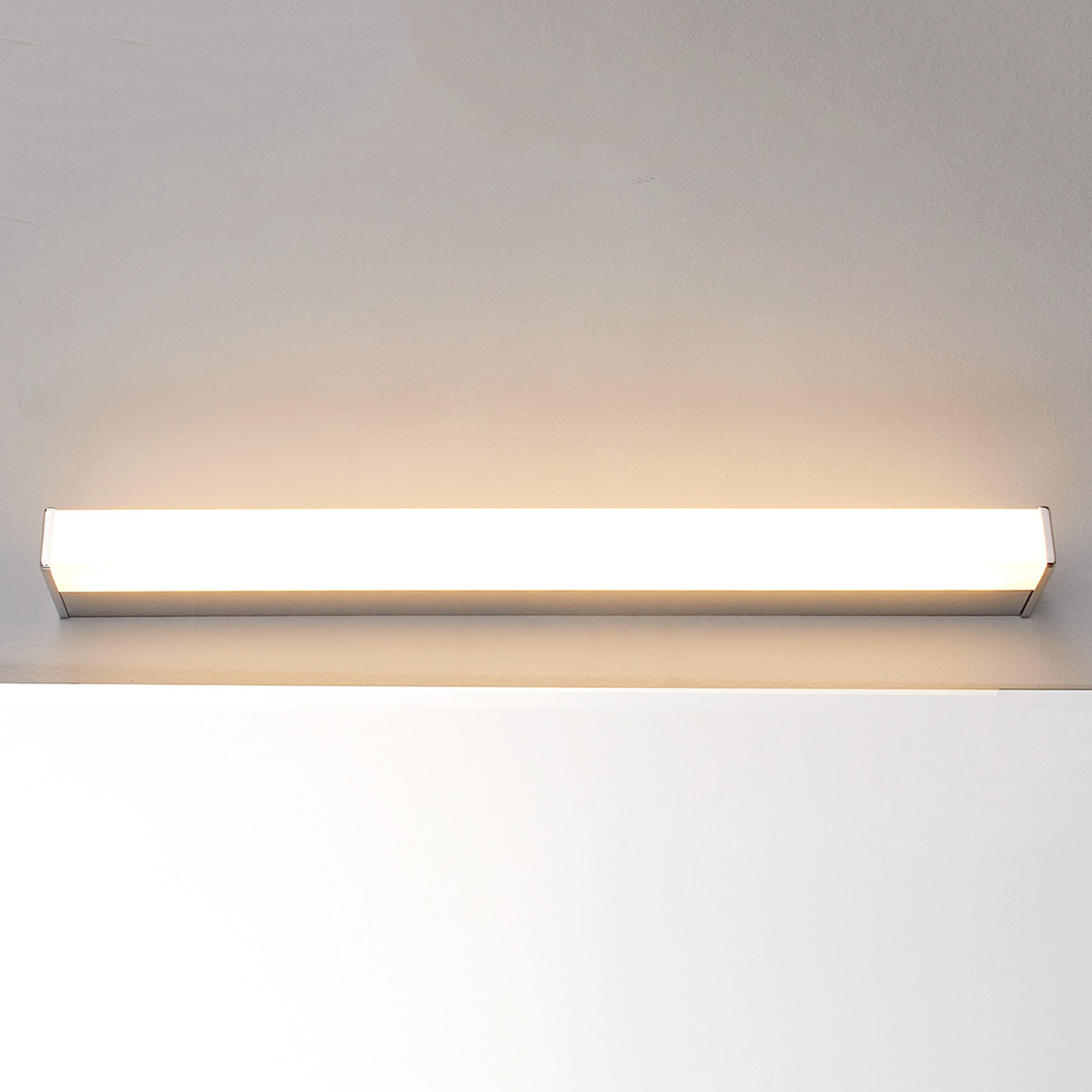 Lámpara LED para espejo Philippa angular 58,8 cm