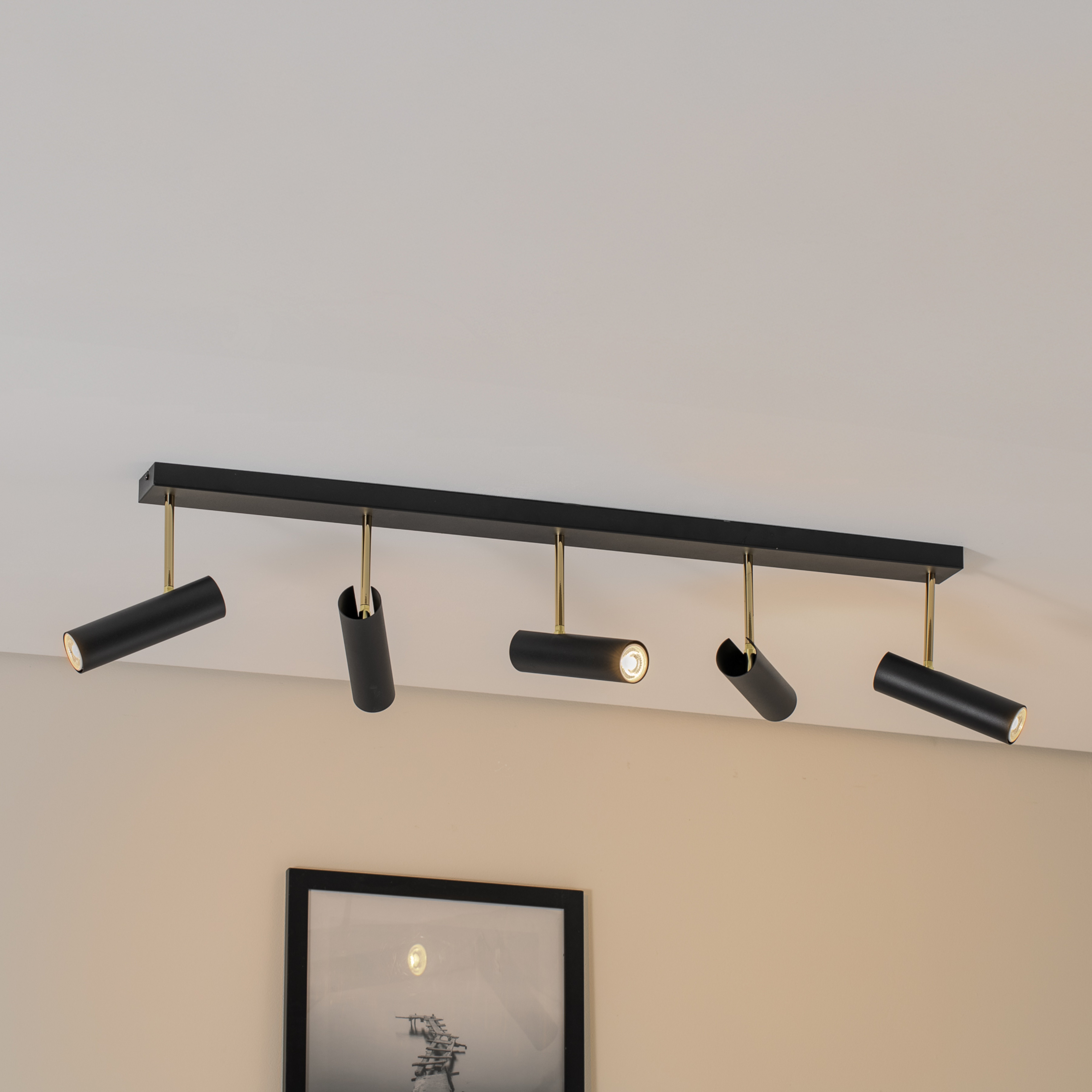 Candeeiro de teto Axion, 5 lâmpadas, preto/dourado, comprido, aço