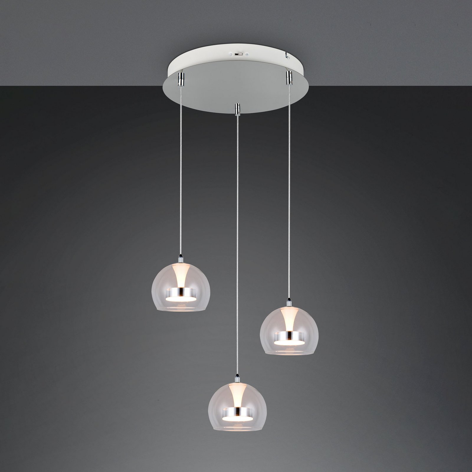 LED pakabinama lempa Flynt, Ø 42 cm, chromo spalvos, metalas CCT 3-flg. LED pakabinama lempa Flynt, Ø 42 cm, chromo spalvos, metalas CCT 3-flg.