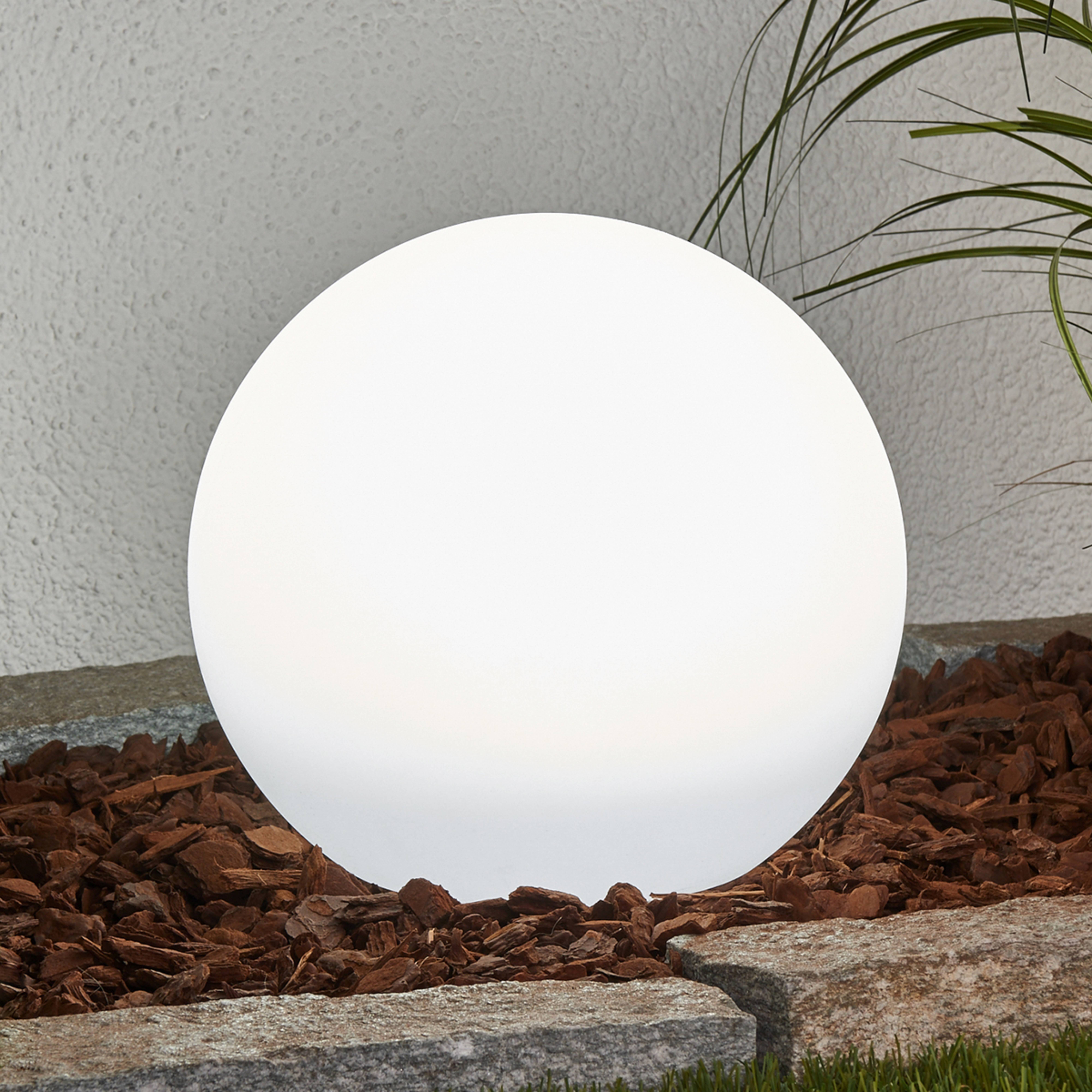 Lindby LED solar lamp Lago, Ø 25 cm, globe, ground spike, white
