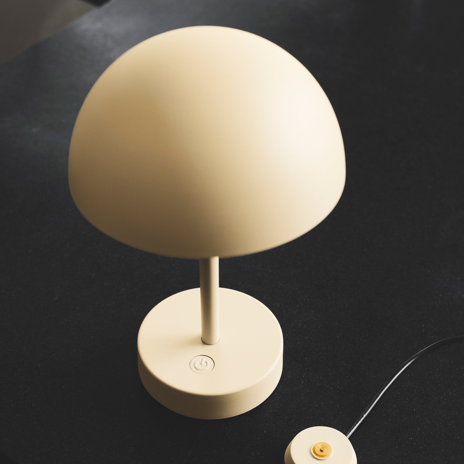 Ellen To-Go LED-es újratölthető asztali lámpa, alumínium, bézs színű
