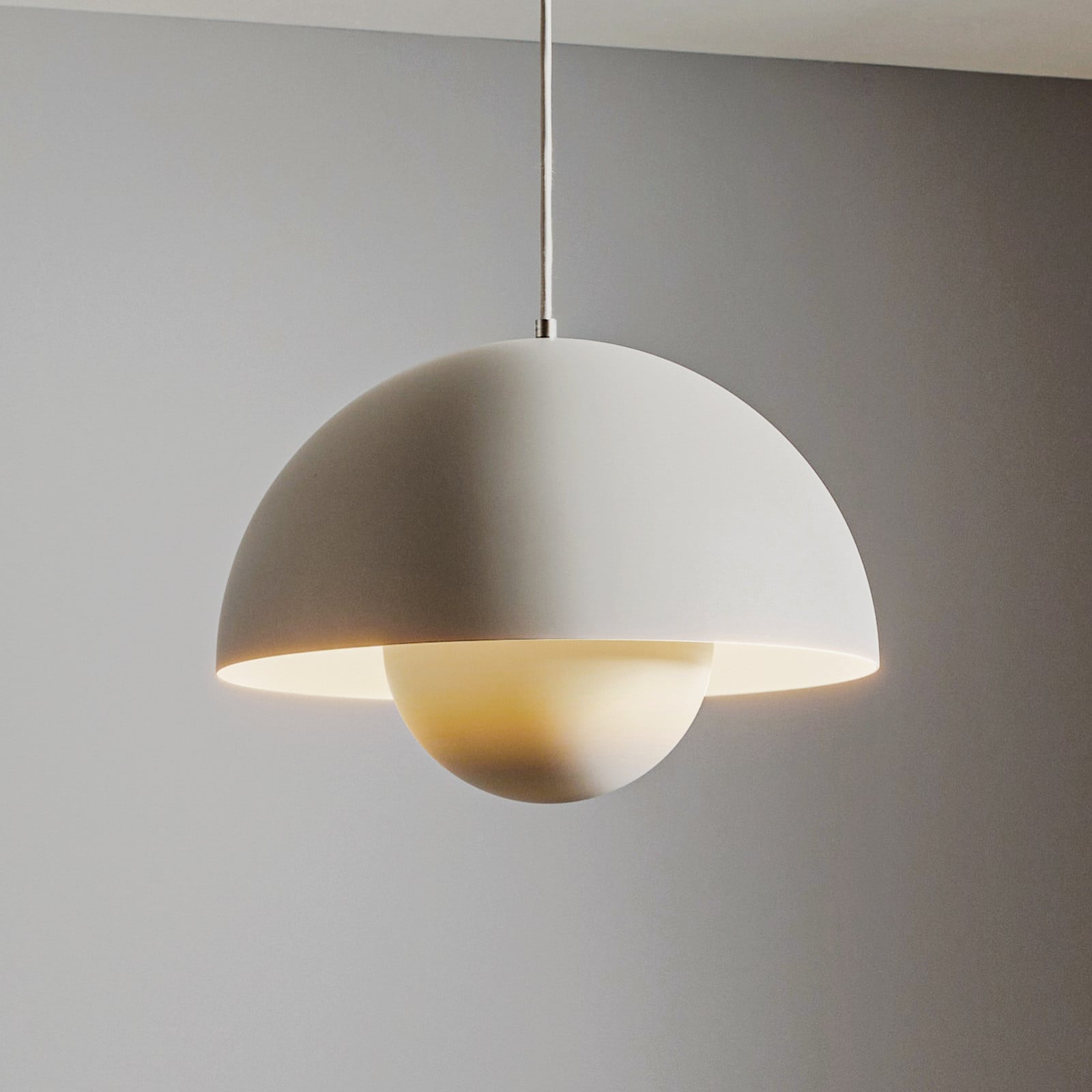 Flowerpot VP7 pendellampe Matt Light Grey &Tradition - Stue - Design - Metal - Med én lyskilde