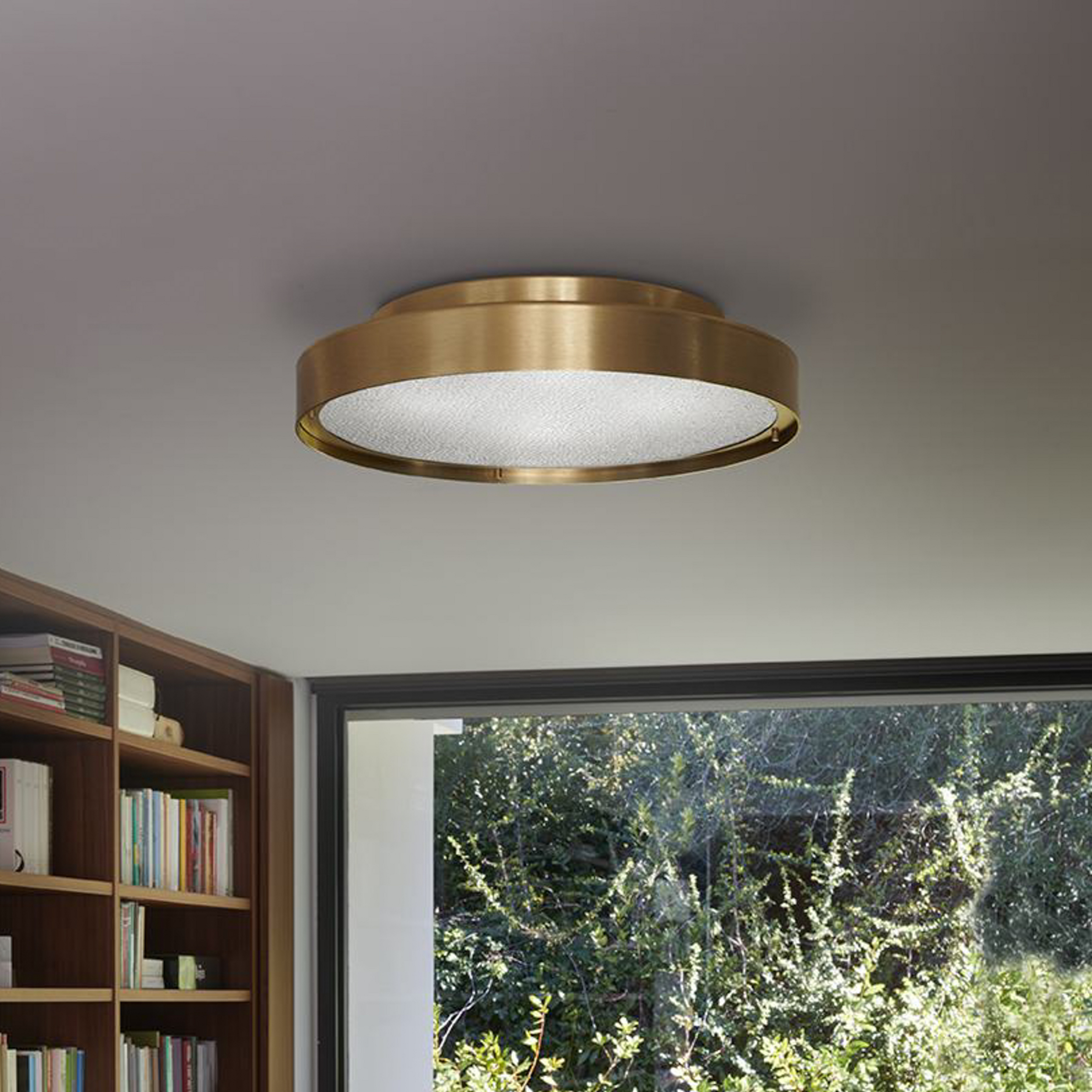 Oluce stropna svjetiljka Berlin, Ø 50 cm, eloksirani mesing