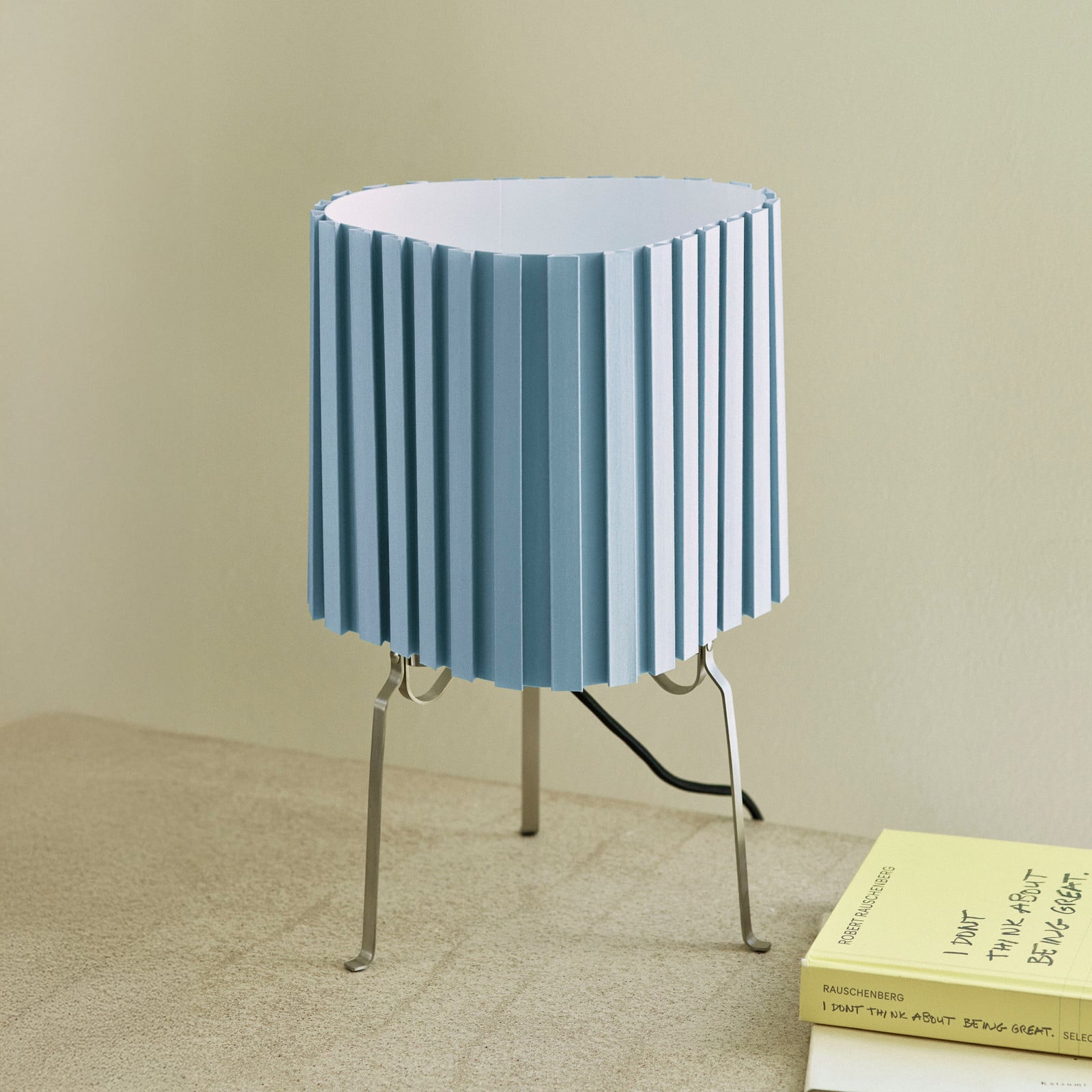 Canel&eacute; bordslampa, ljusbl&aring;, h&ouml;jd 37 cm, E14, textil &ndash; HAY - Vardagsrum - Design - Tyg / textil - Med lampsk&auml;rm