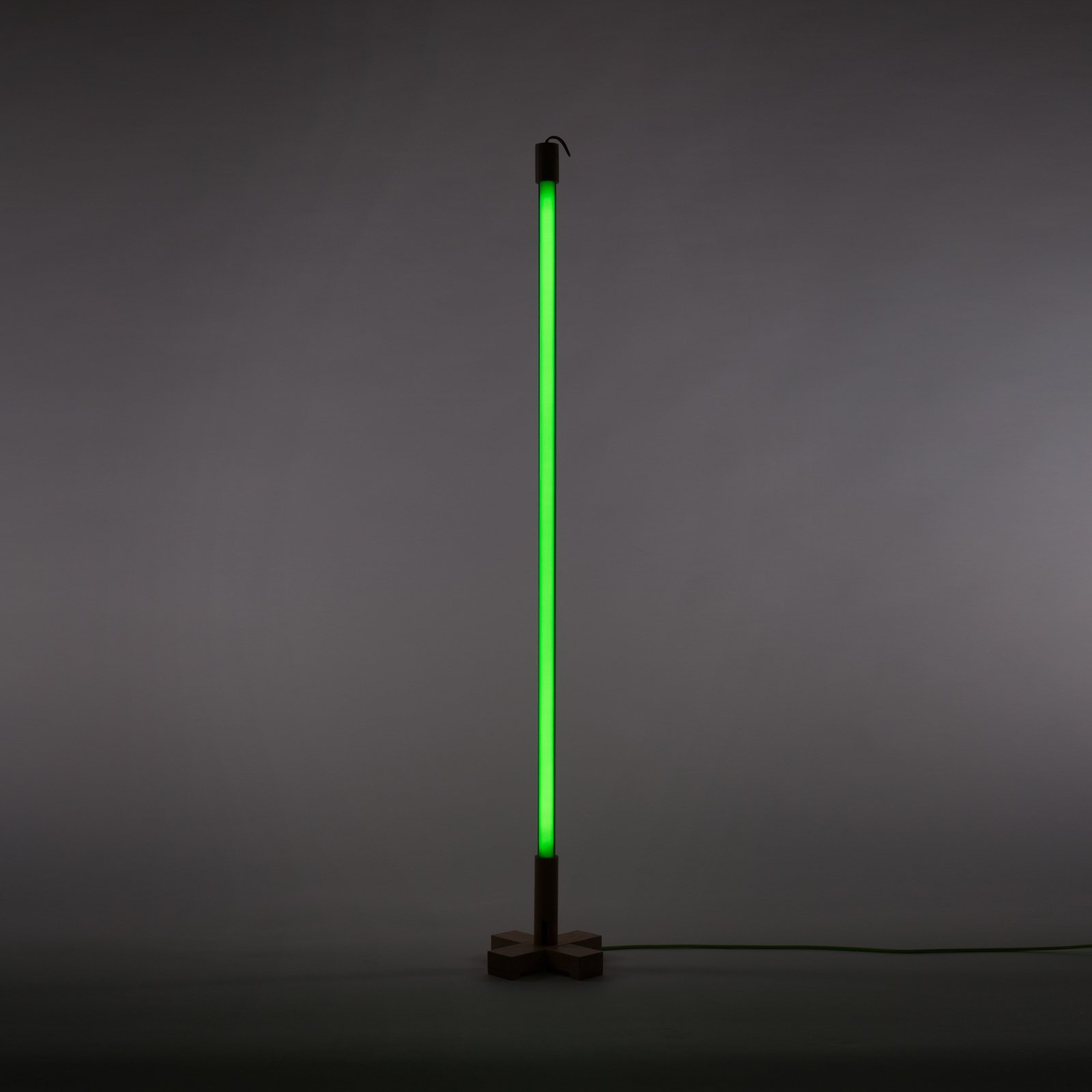 LED vloerlamp Linea met hout, groen