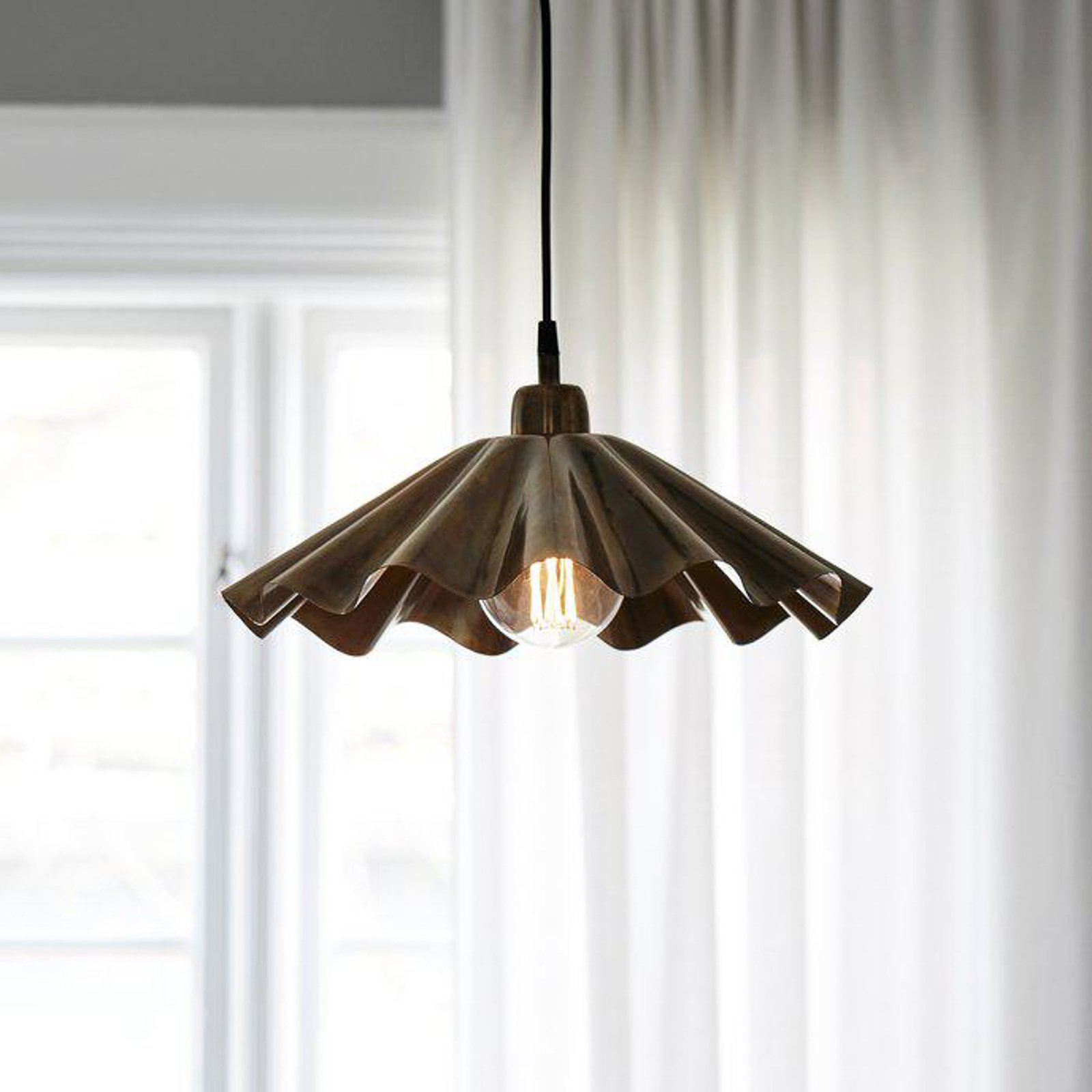 PR Home hanging light Aira, oiled brass colour, Ø 41 cm metal