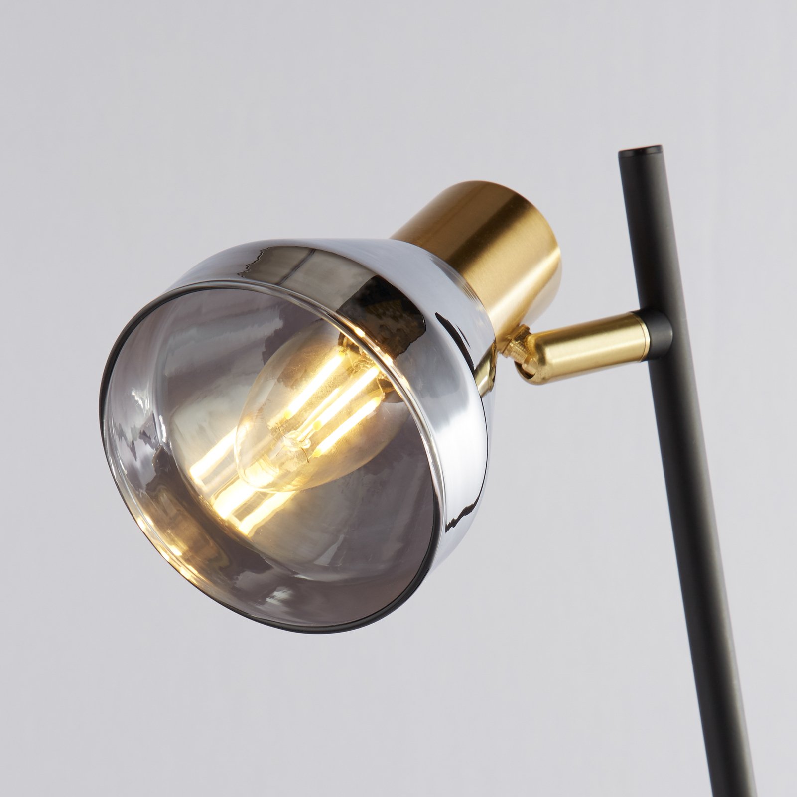 Класическа настолна лампа с абажур от опушено стъкло