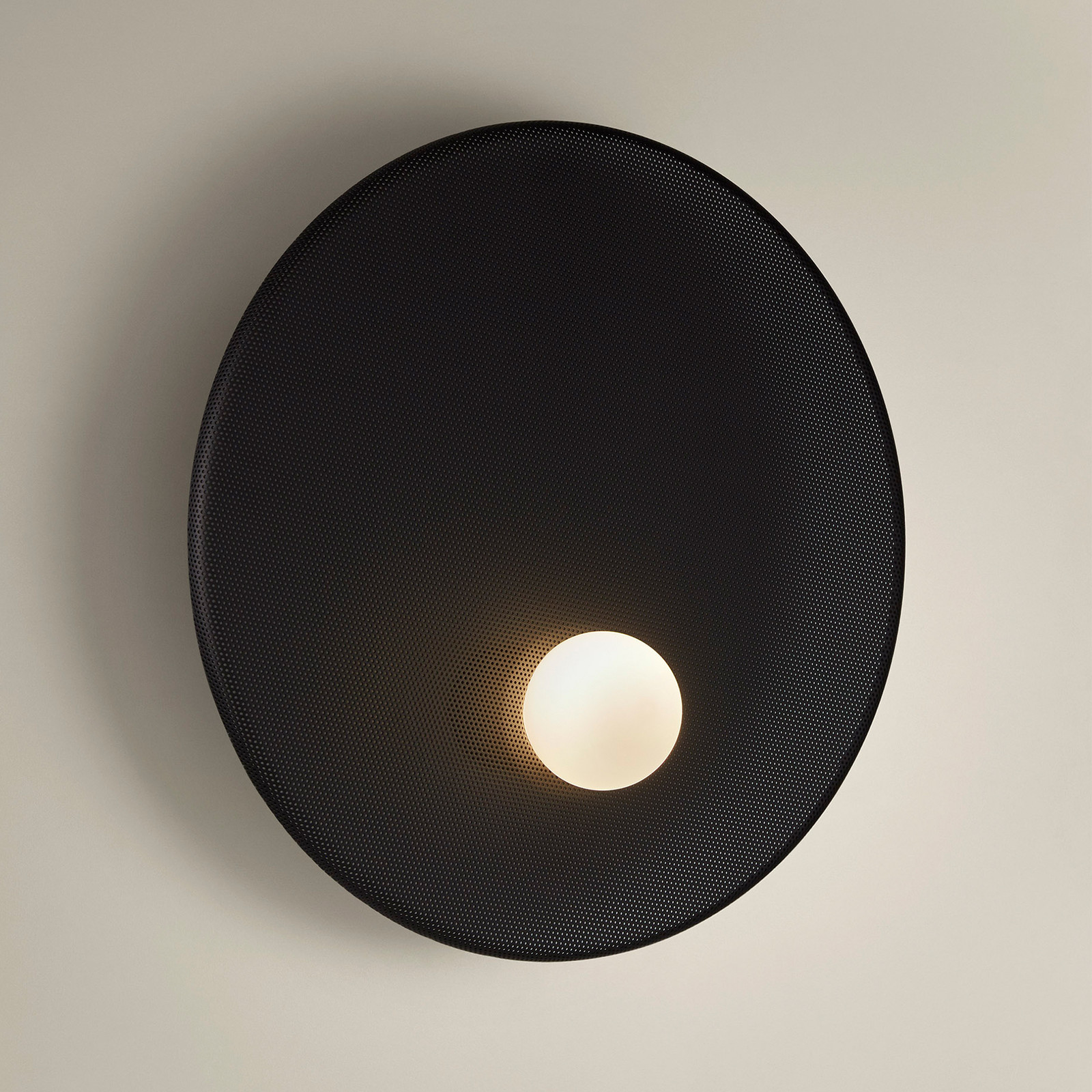 LEDS-C4 Trip aplică de perete Ø 46cm negru - Camera de zi / sufragerie - modern - negru metalic opal