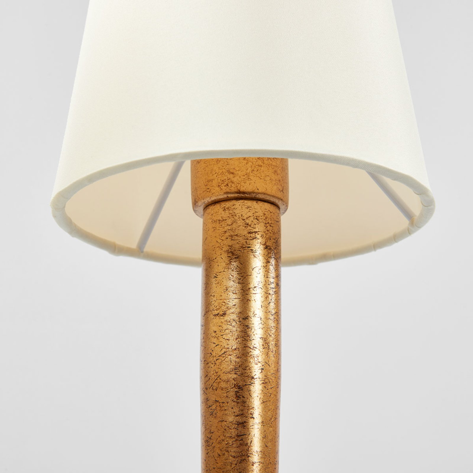 Stolna lampa Paola 2 žarulje zlatna s tekstilnim sjenilima