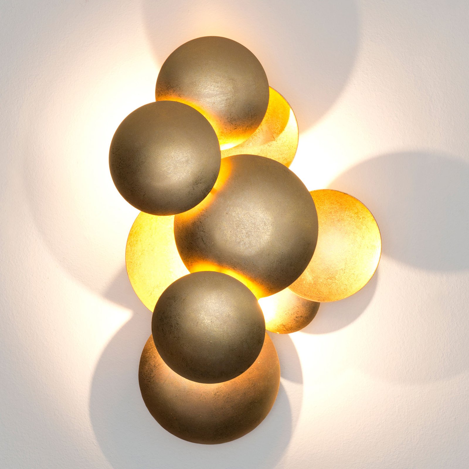 Bolladaria LED wall light, 3-bulb, gold