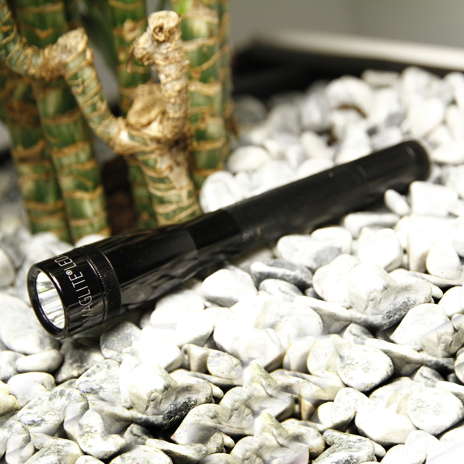 Užitočná vrecková LED baterka Mini-Maglite, čierna