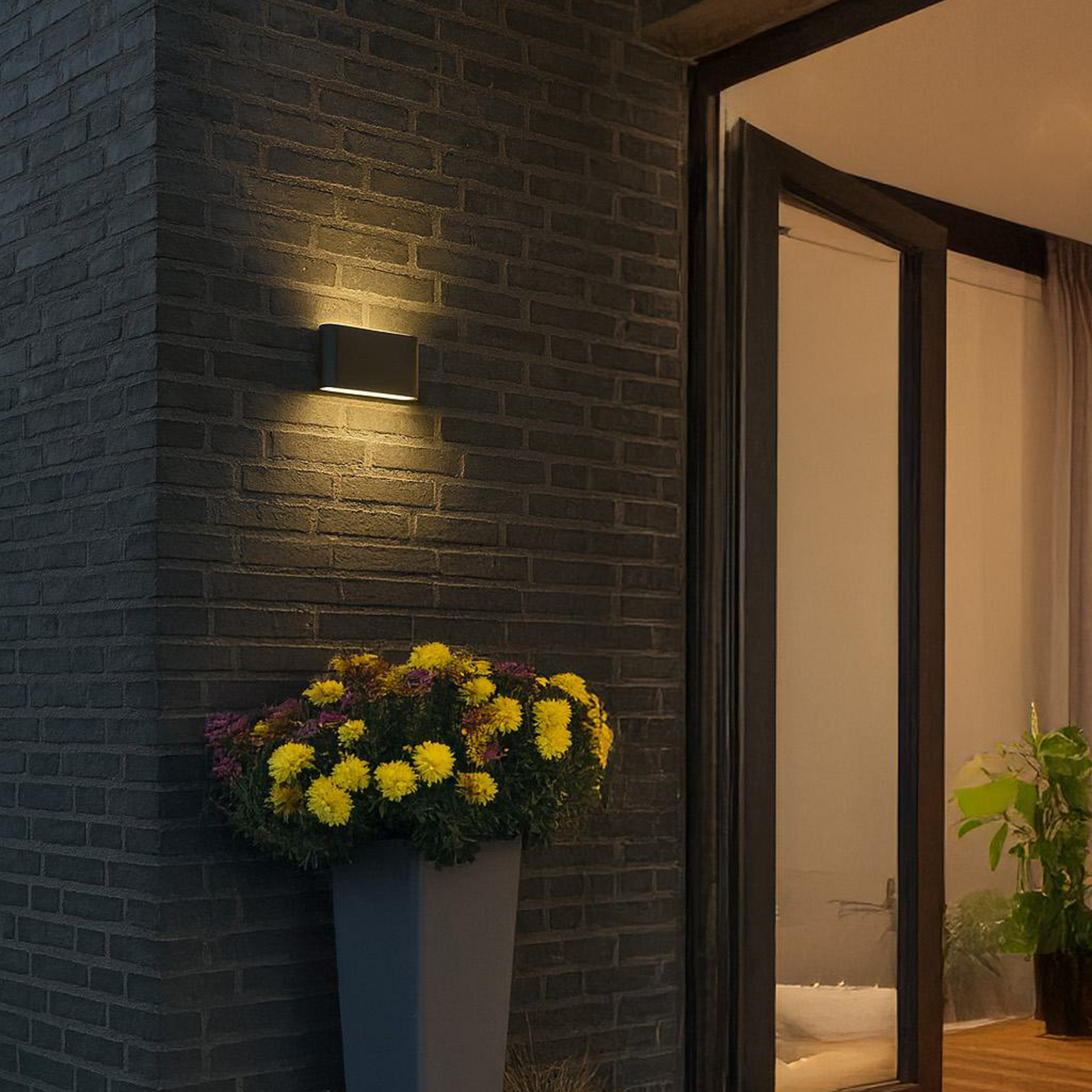 LED outdoor wall light Scone, black, width 17.5 cm, 2-bulb.