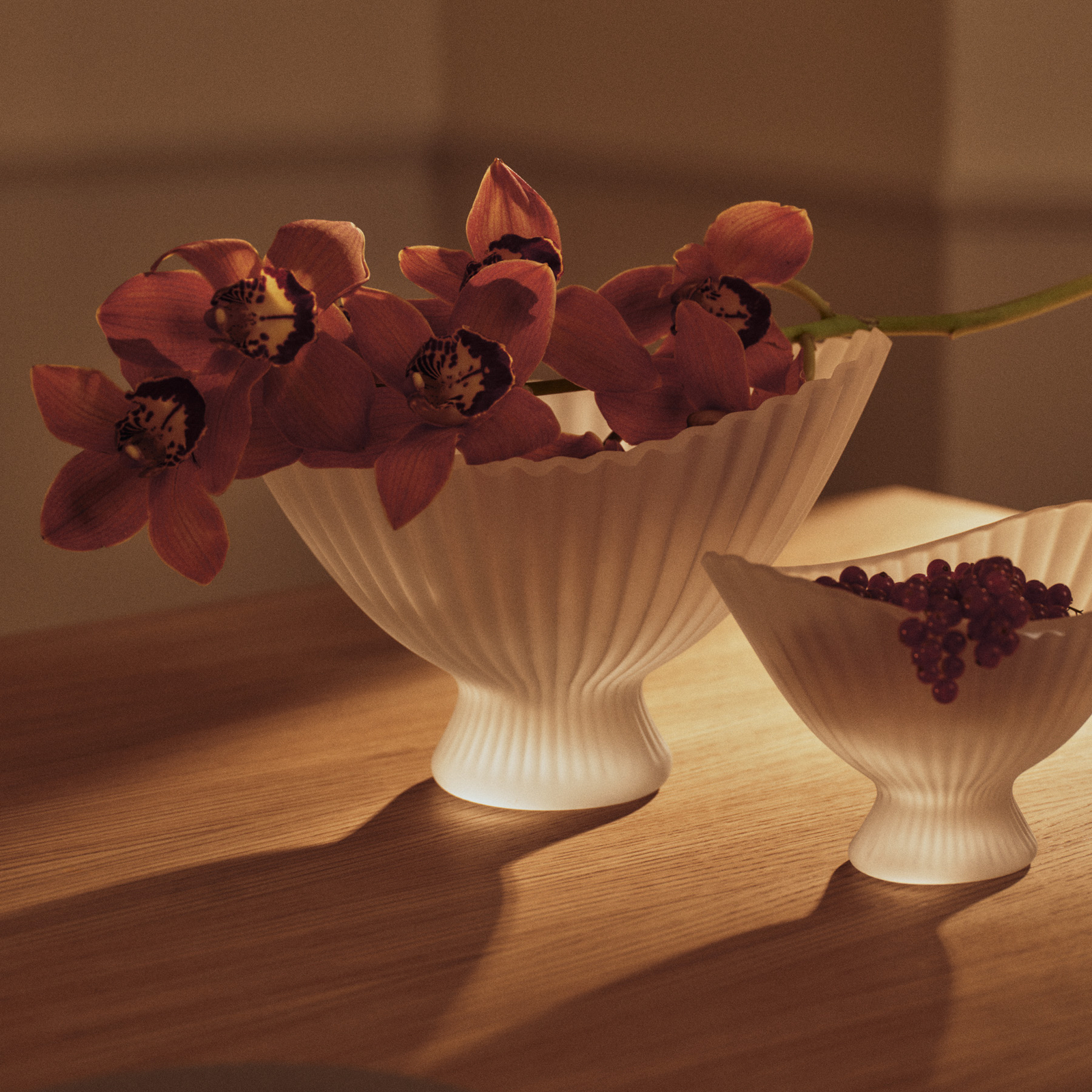 FOUNTAIN Bowl, height 13 cm, frosted glass - LIVING