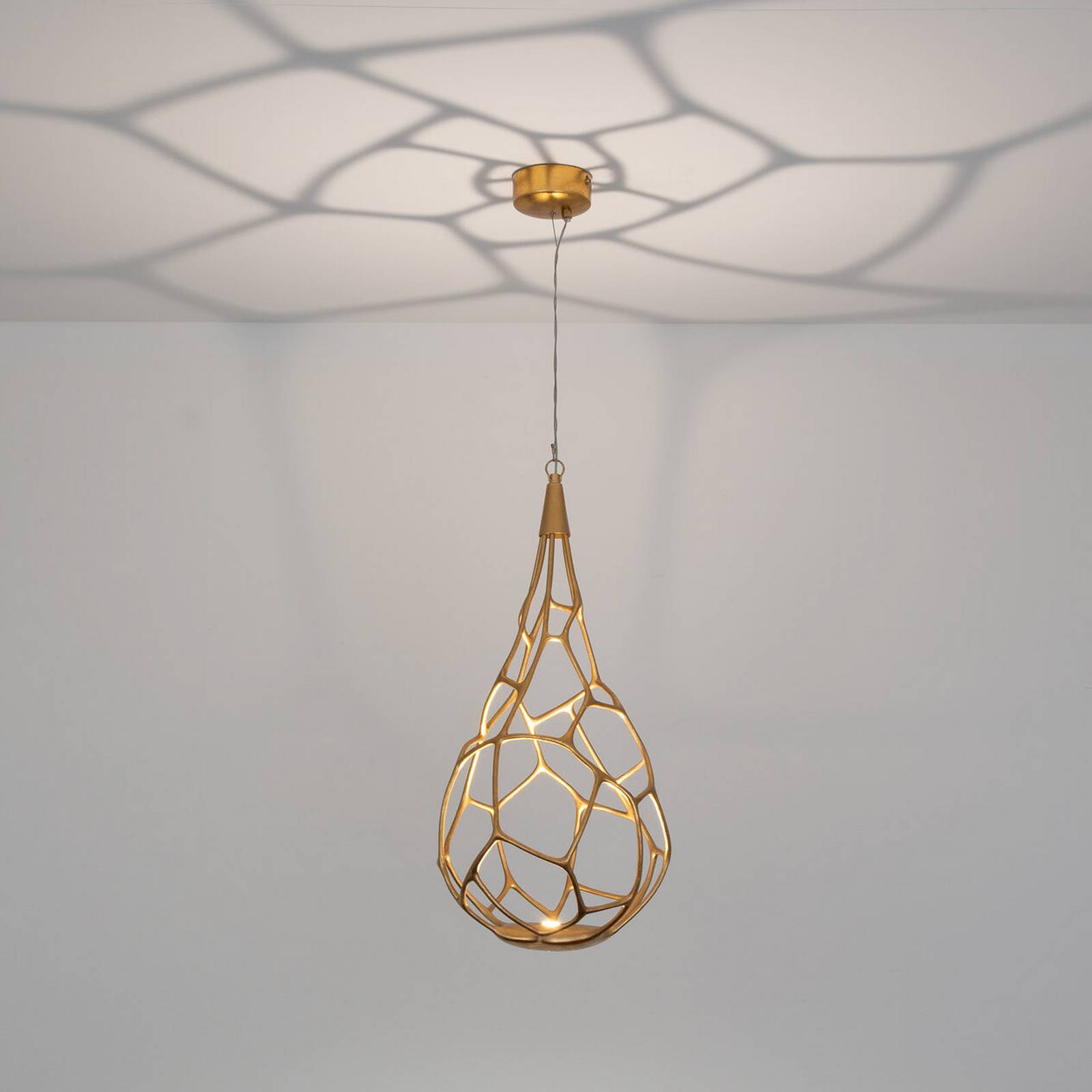 LED-hængelampe GOCILUME, guldfarvet, Ø 30 cm, metal, dæmpbar