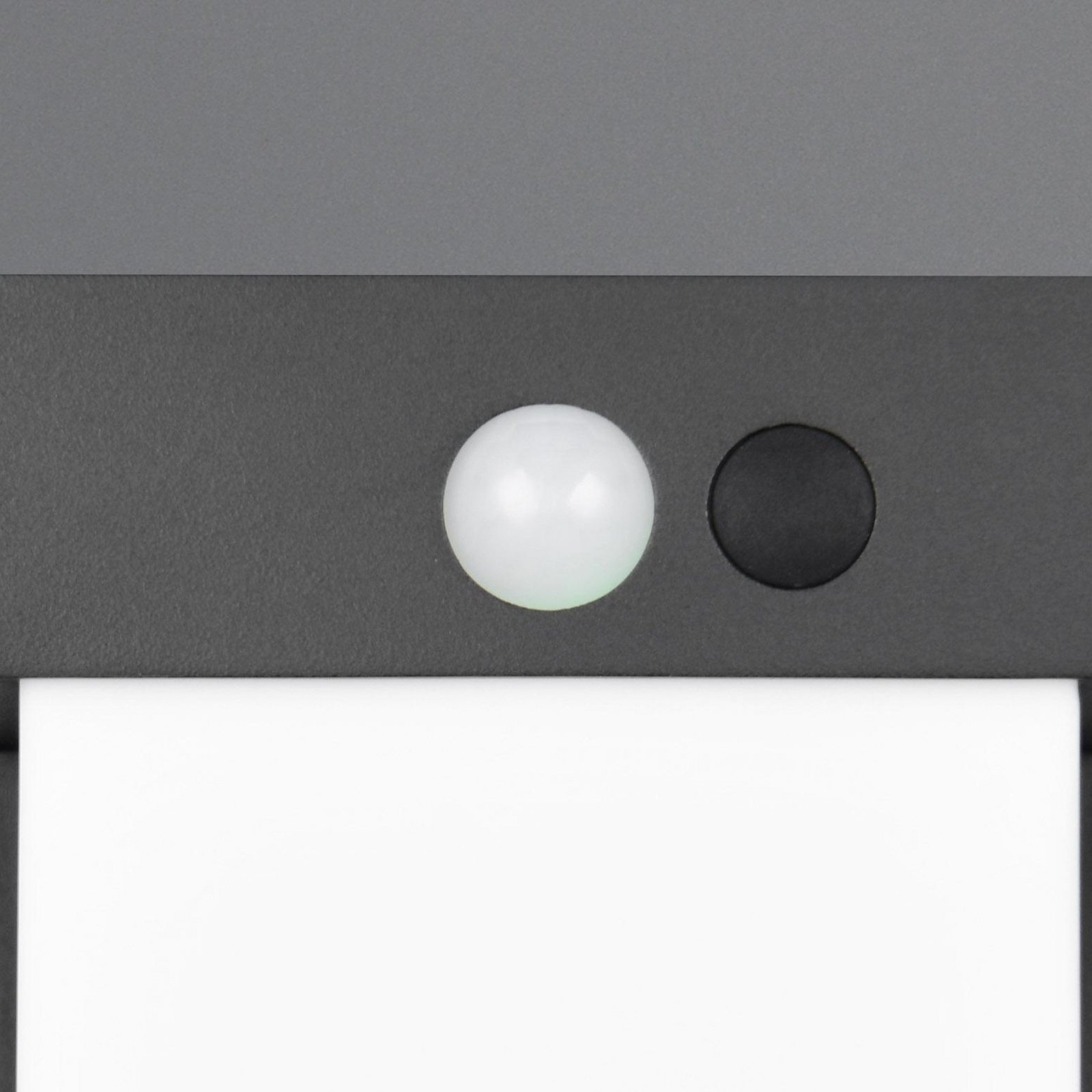 Colombo solar wall light, matt black, height 14 cm, sensor